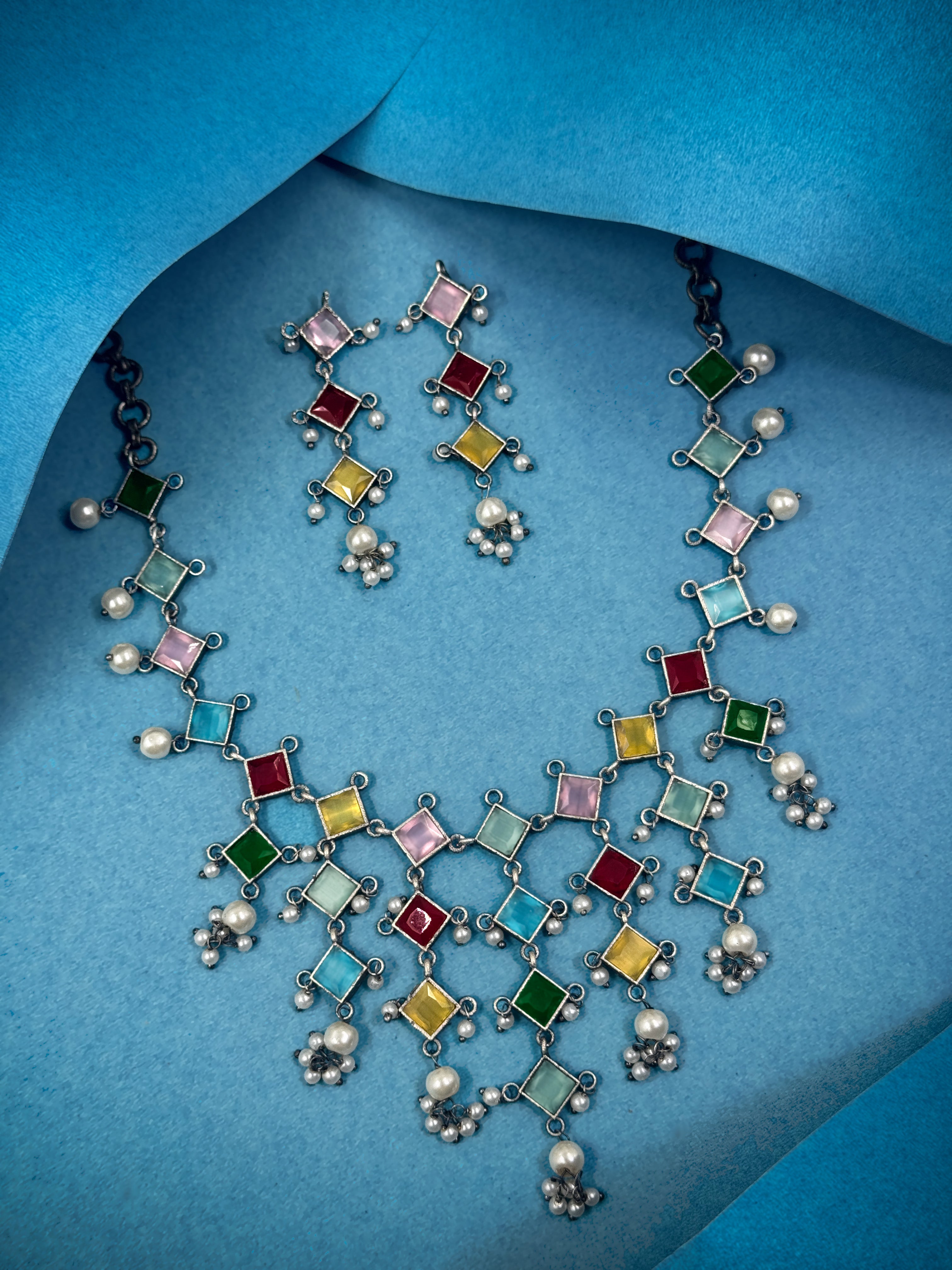 Crimson Noir Charm – Silver Lookalike Stone Necklace Set