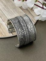 Load image into Gallery viewer, OXIDISED SILVER KADA