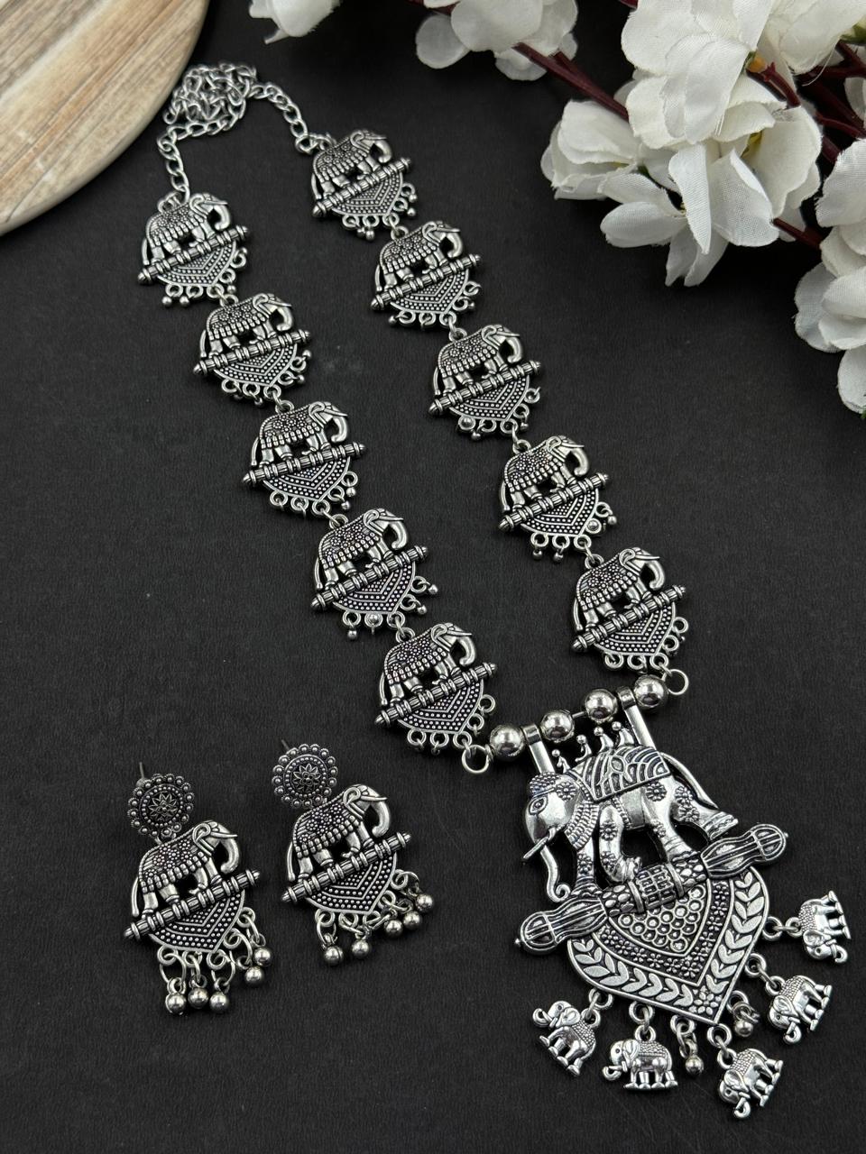 ELEPHANT DESIGN CHARMS JEWELLERY SET