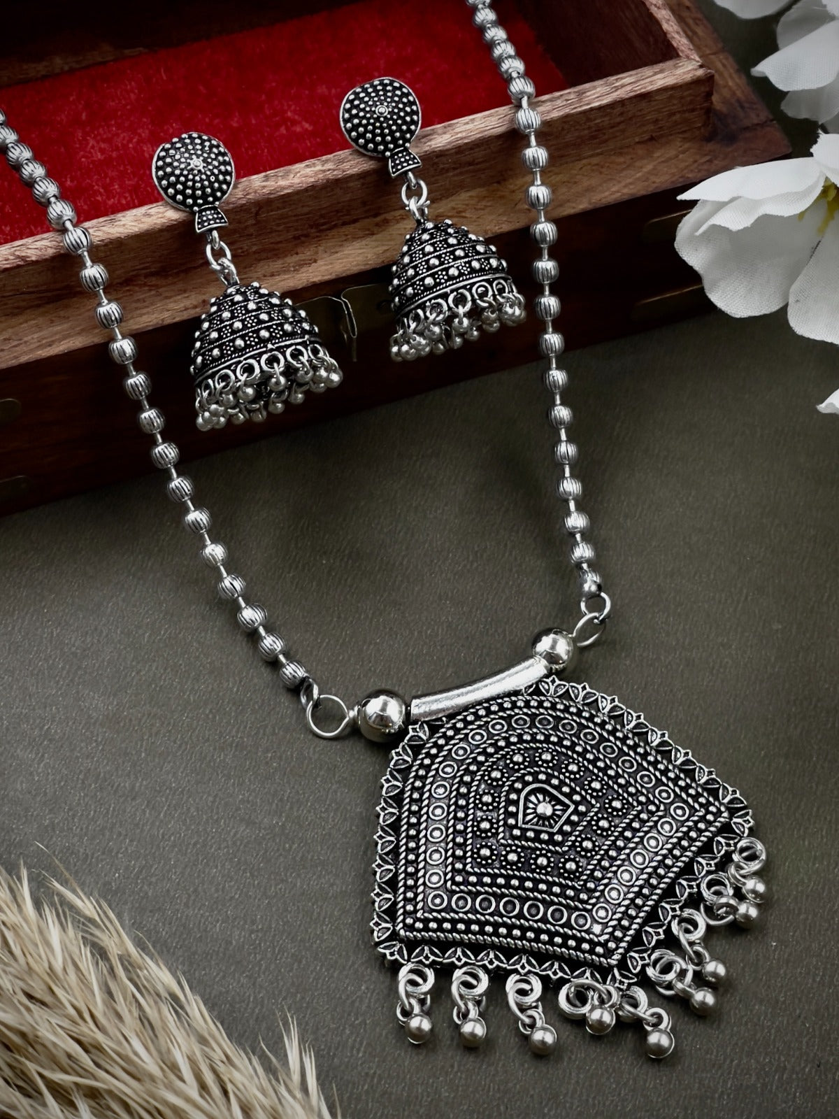 AAFIYA BRASS OXIDISED PENDANT JEWELLERY SET