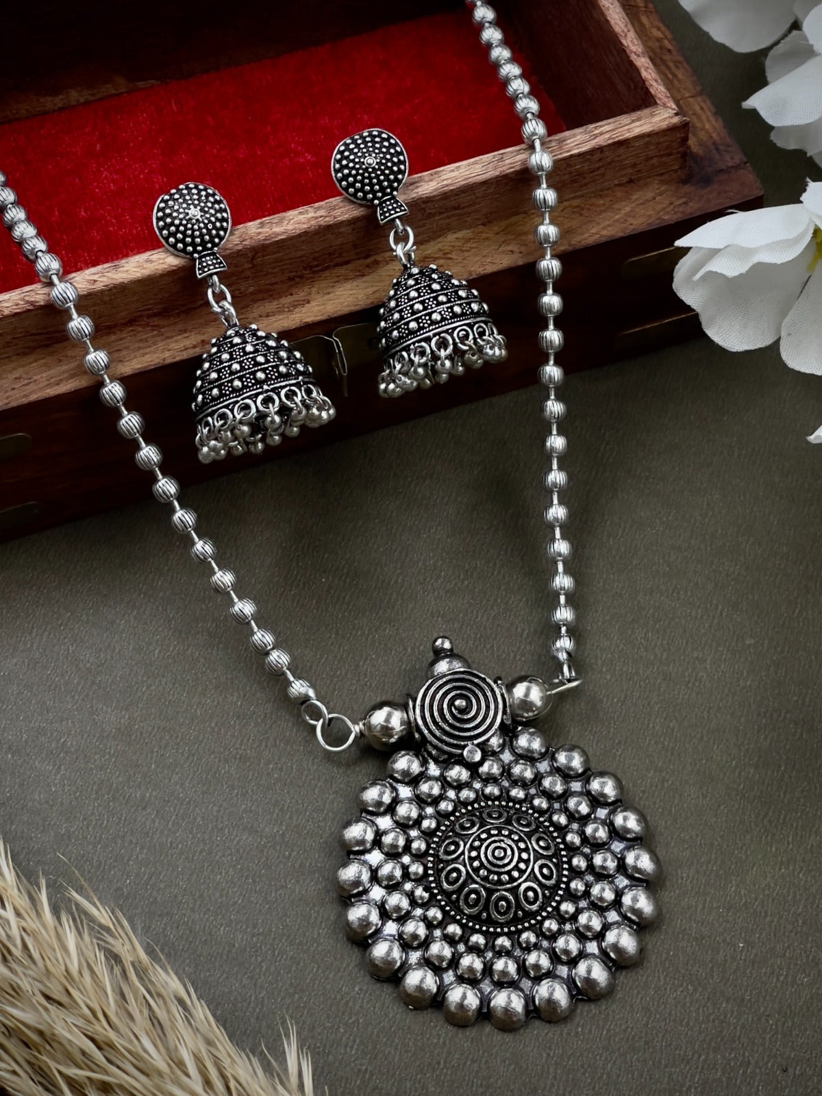 AAFIYA BRASS OXIDISED PENDANT JEWELLERY SET