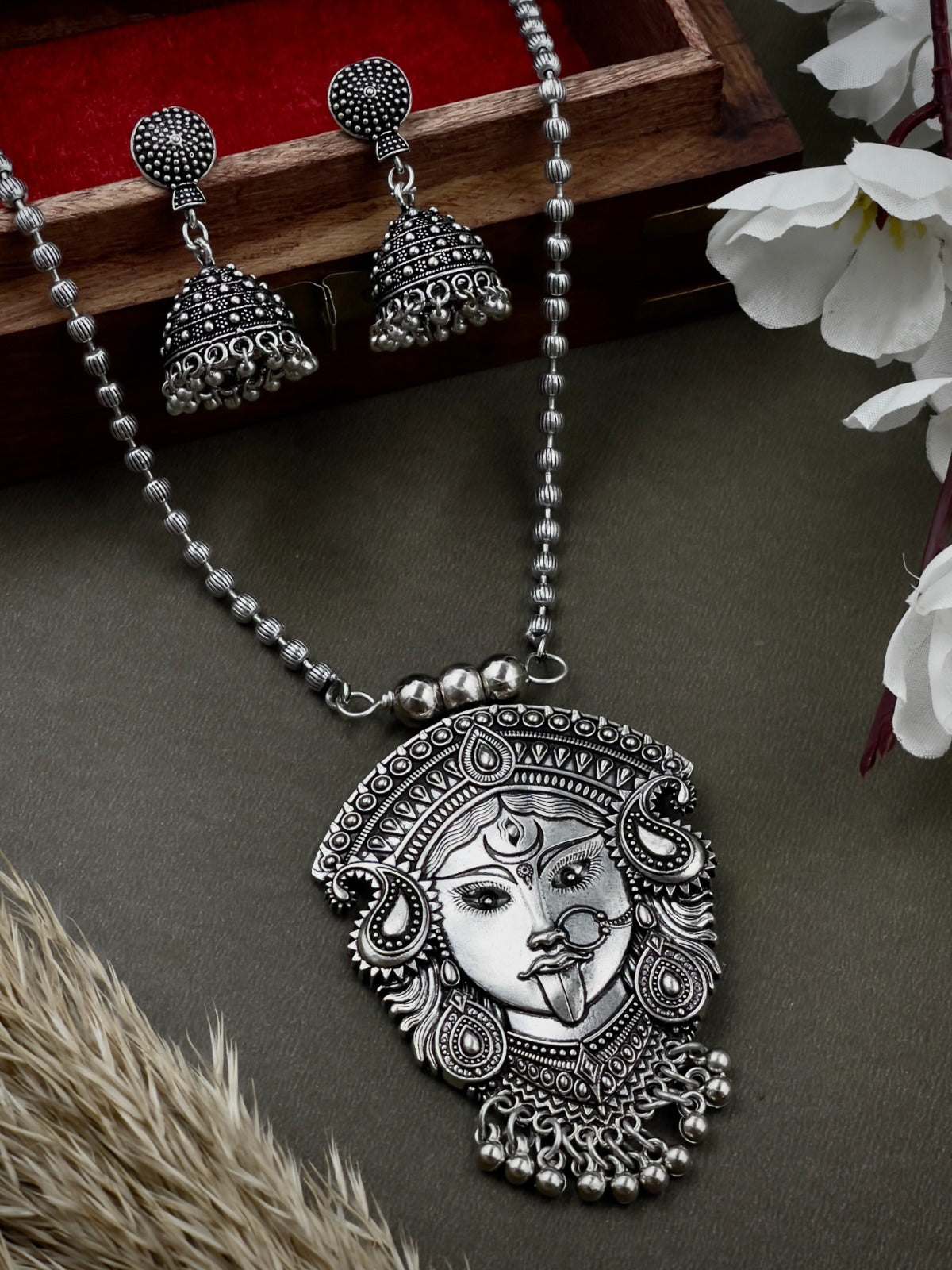 AAFIYA BRASS OXIDISED PENDANT JEWELLERY SET