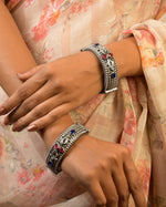 Load image into Gallery viewer, Anvi Pair Of Stone Bangles