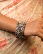 Load image into Gallery viewer, Kanvika Stone Bangle