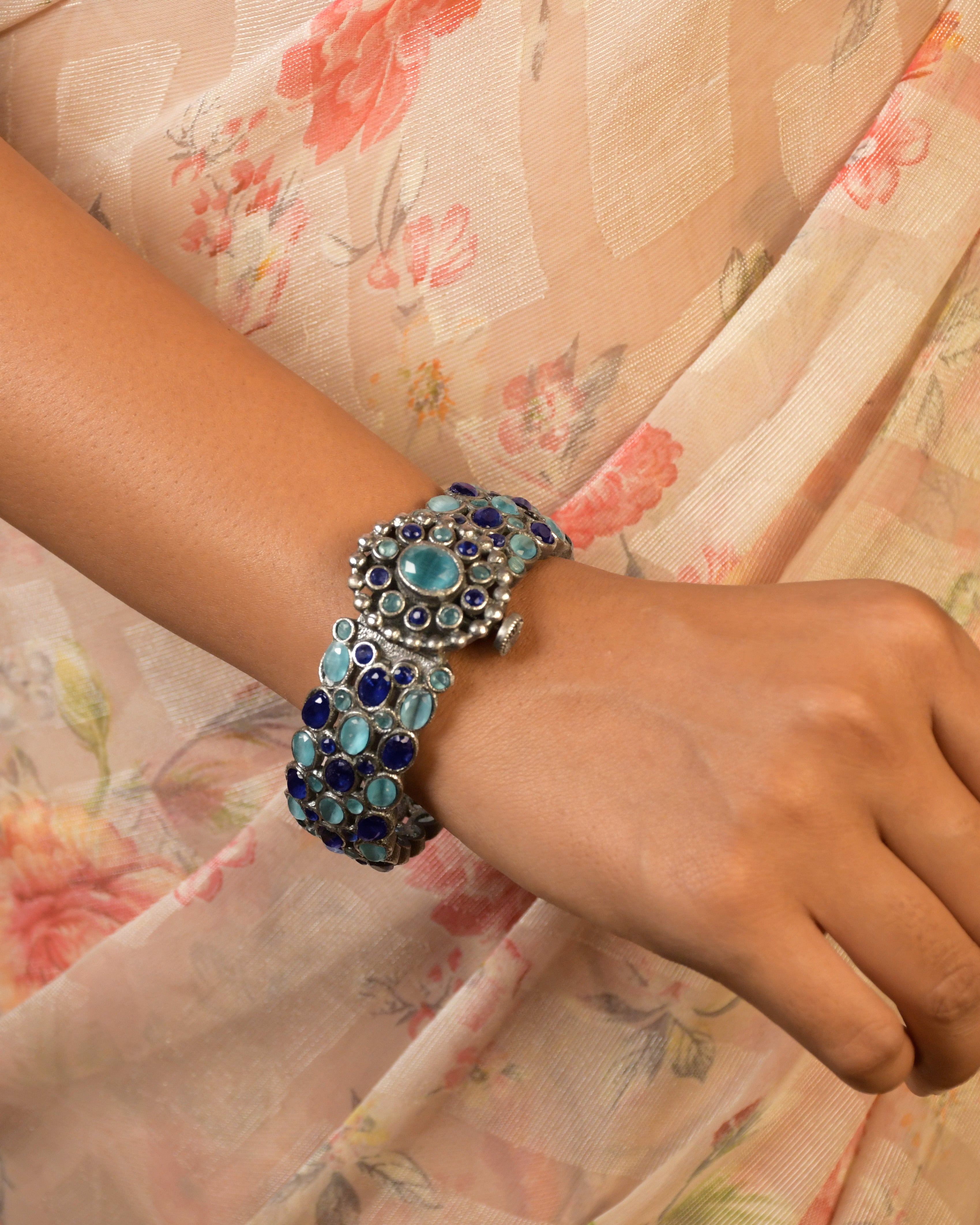 Kavya Pair Of Stone Bangles