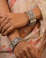 Load image into Gallery viewer, Kiara Pair Of Stone Bangles