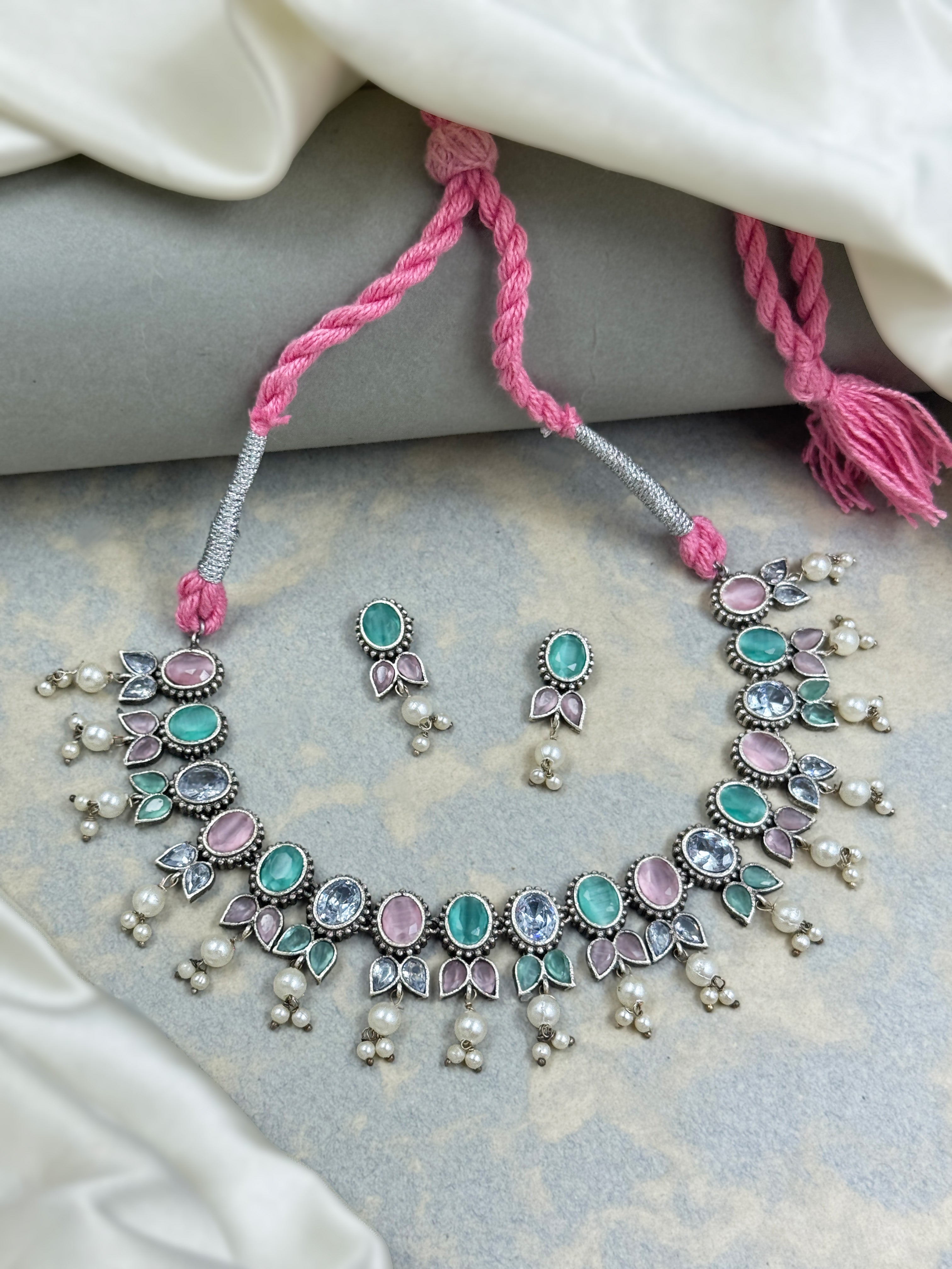 MEERA STONE NECKLACE SET