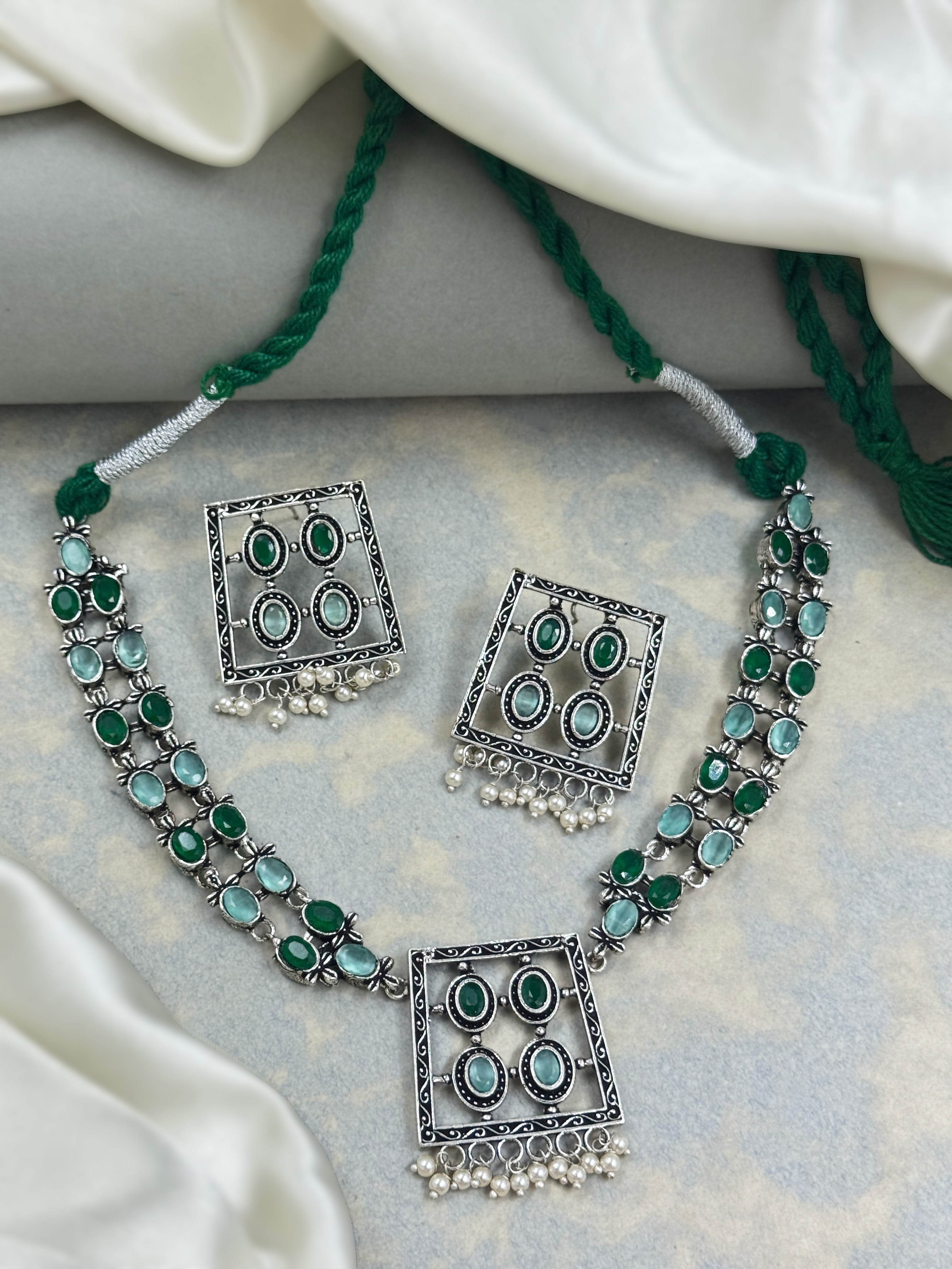 Vanee Stone Necklace Set