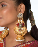 Load image into Gallery viewer, Padmika Golden Earrings