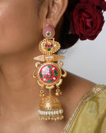 Load image into Gallery viewer, Noorika Golden Earrings