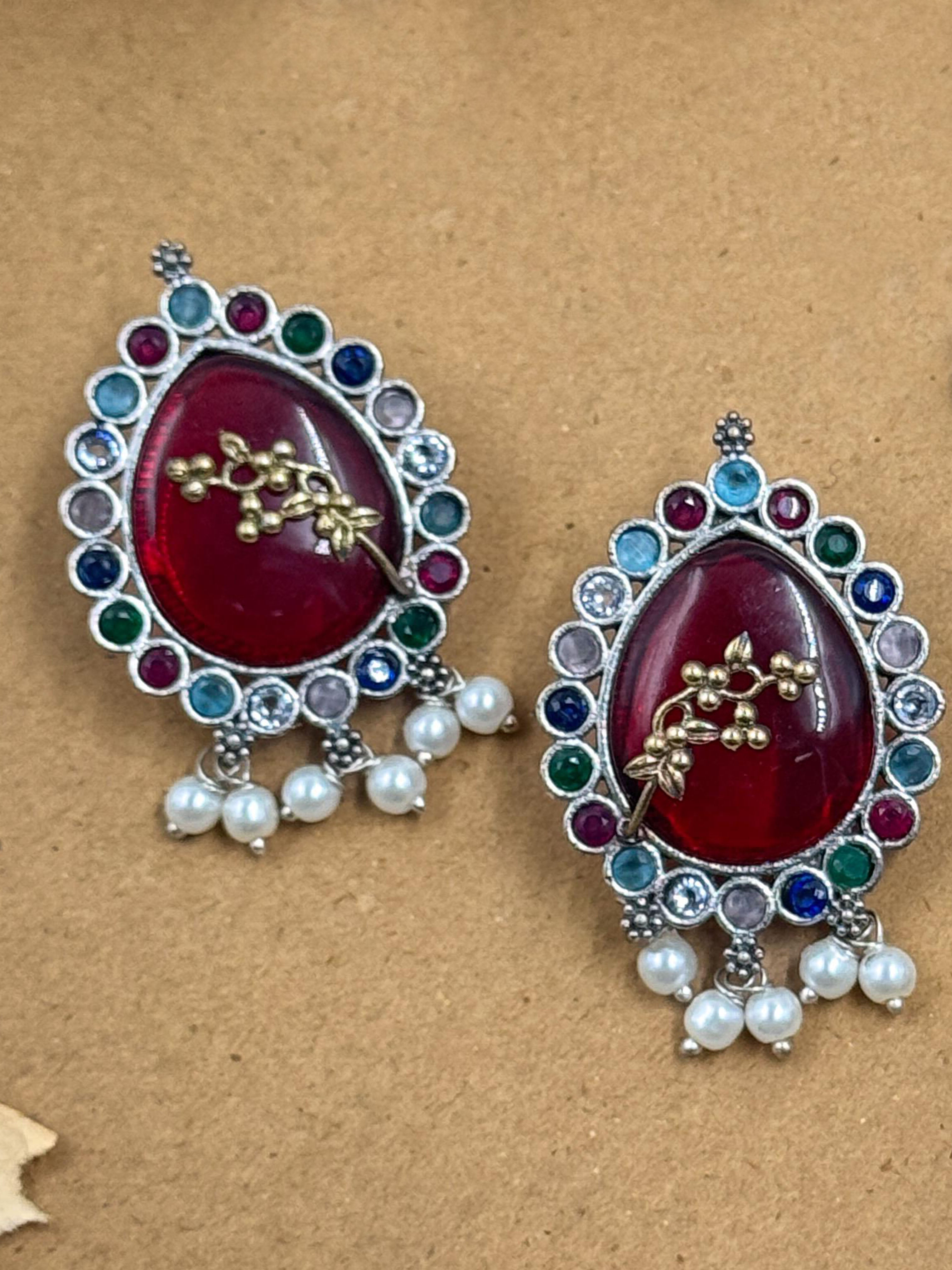 JISHA STONE NECKLACE SET