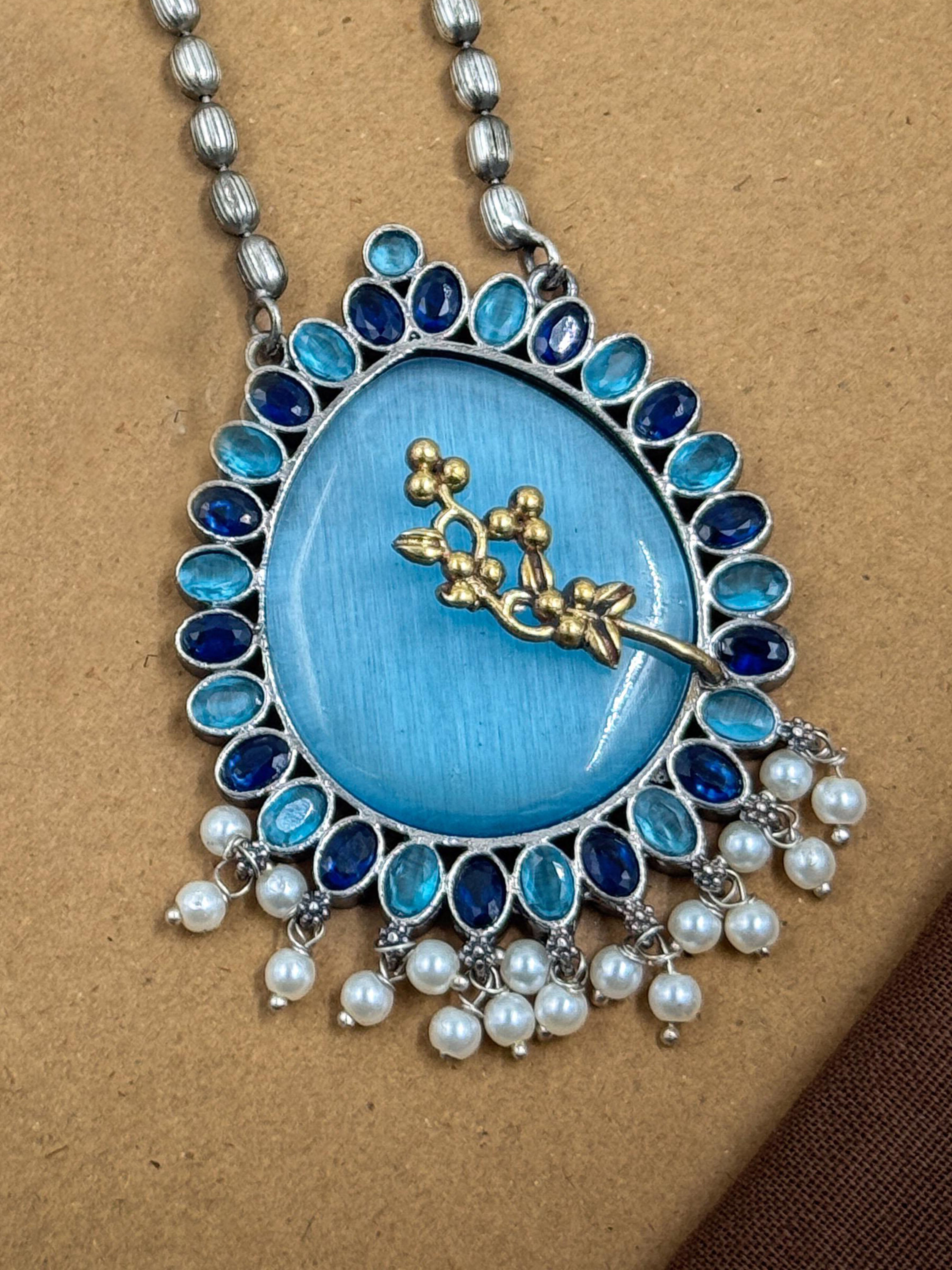 JISHA STONE NECKLACE SET
