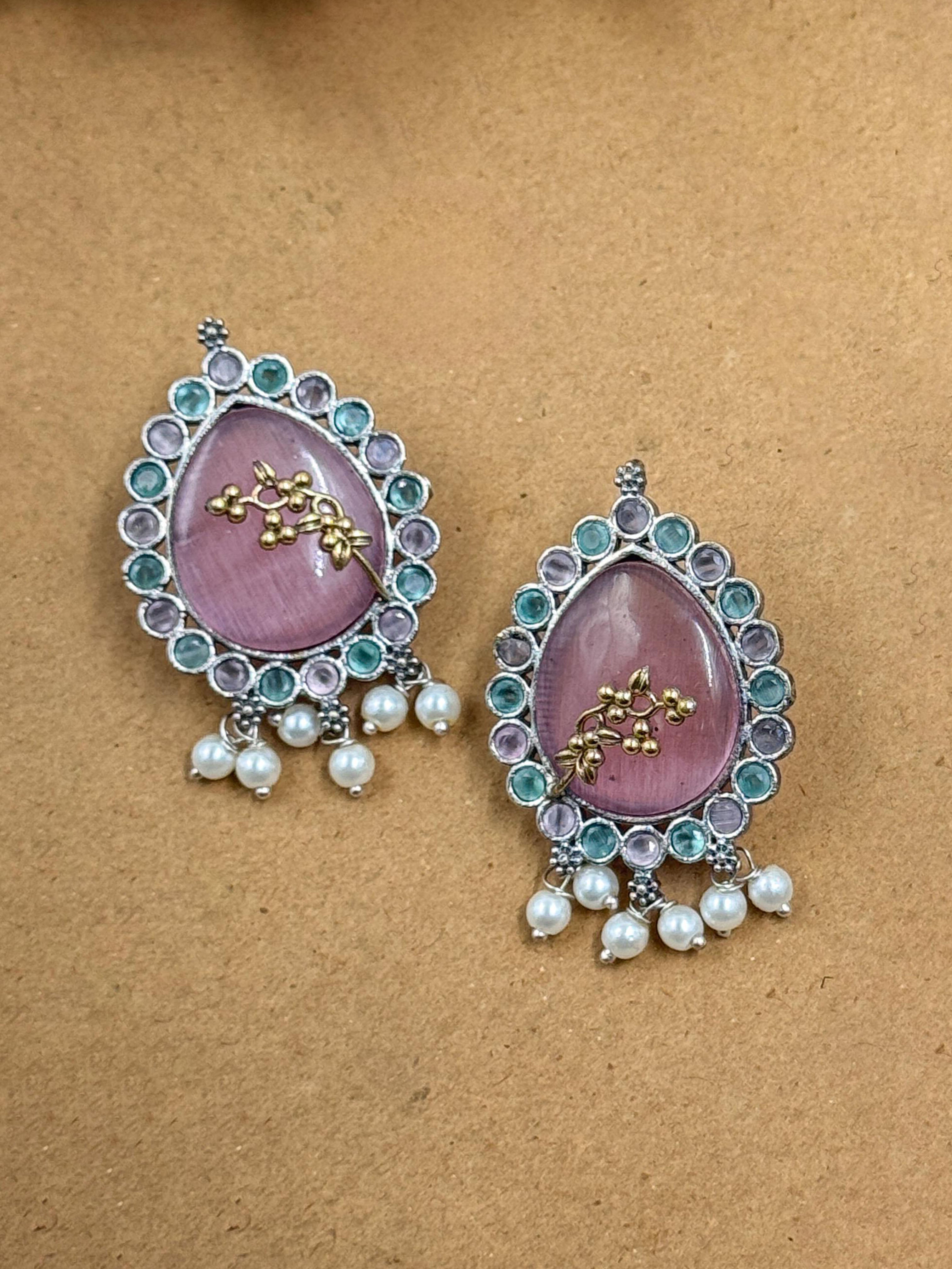 JISHA STONE NECKLACE SET