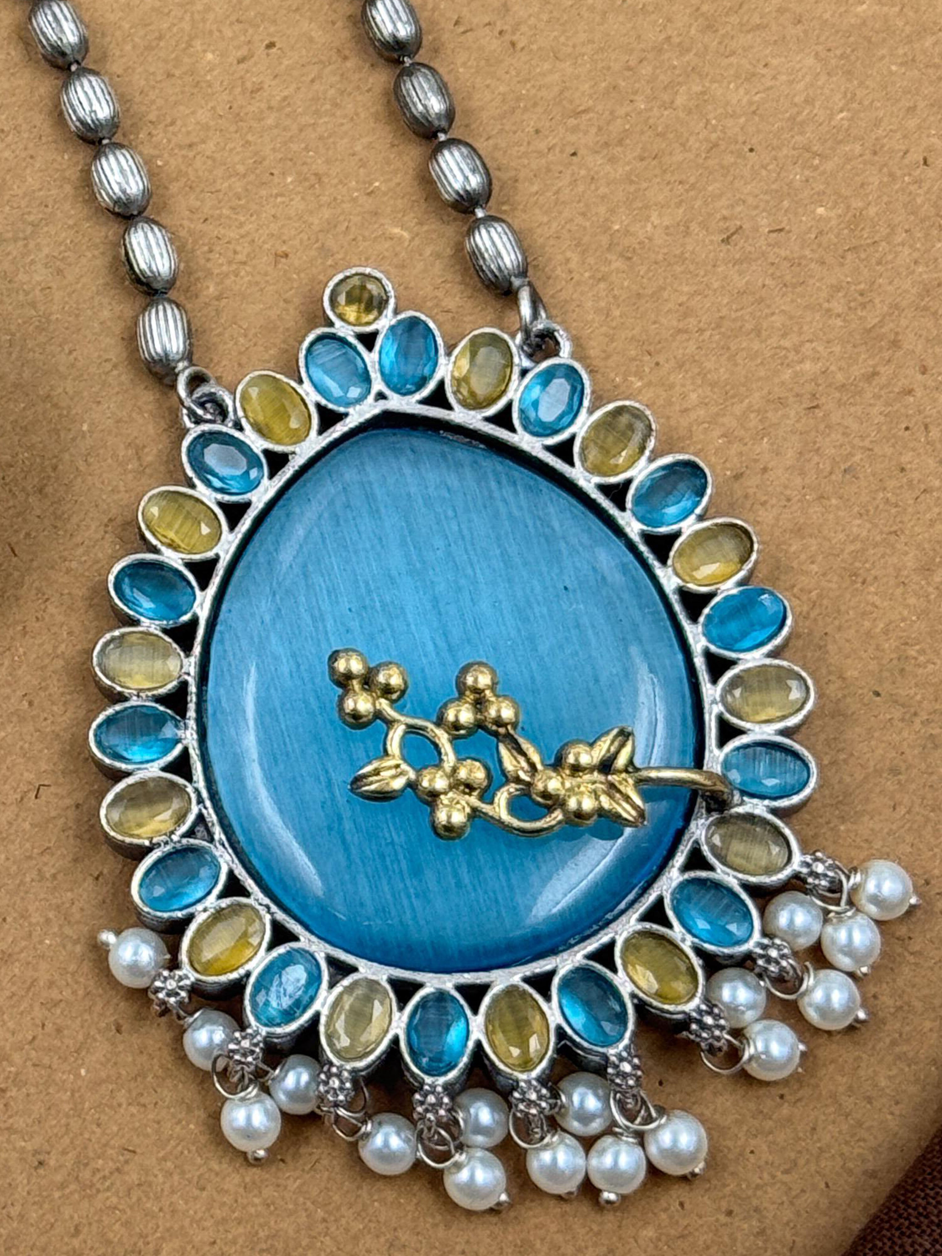 JISHA STONE NECKLACE SET