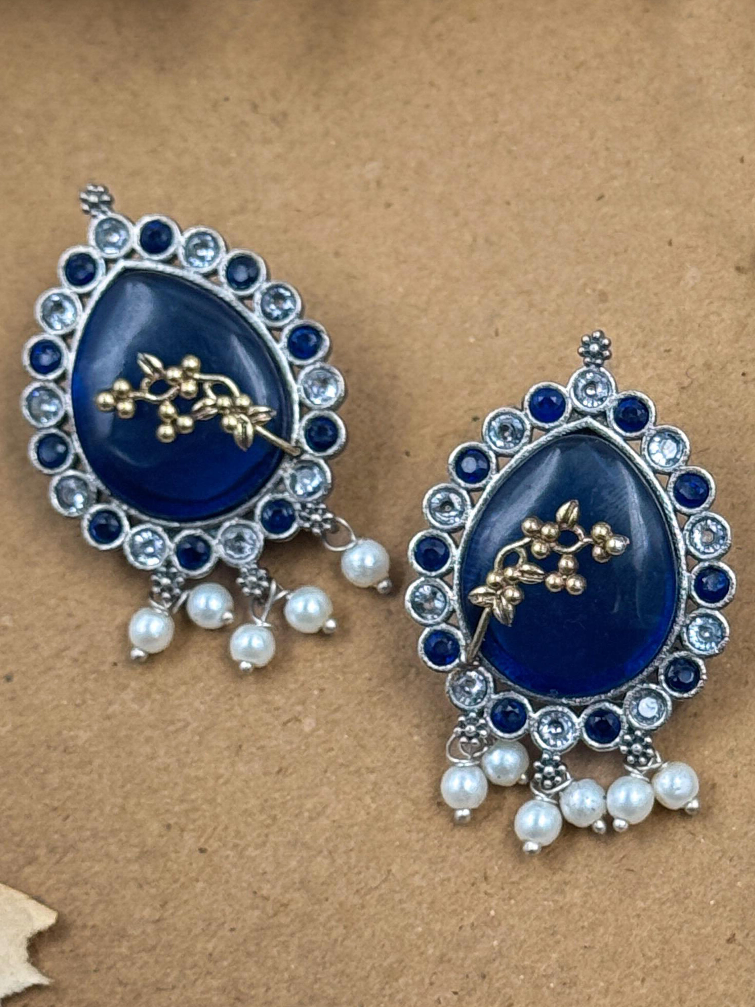 JISHA STONE NECKLACE SET