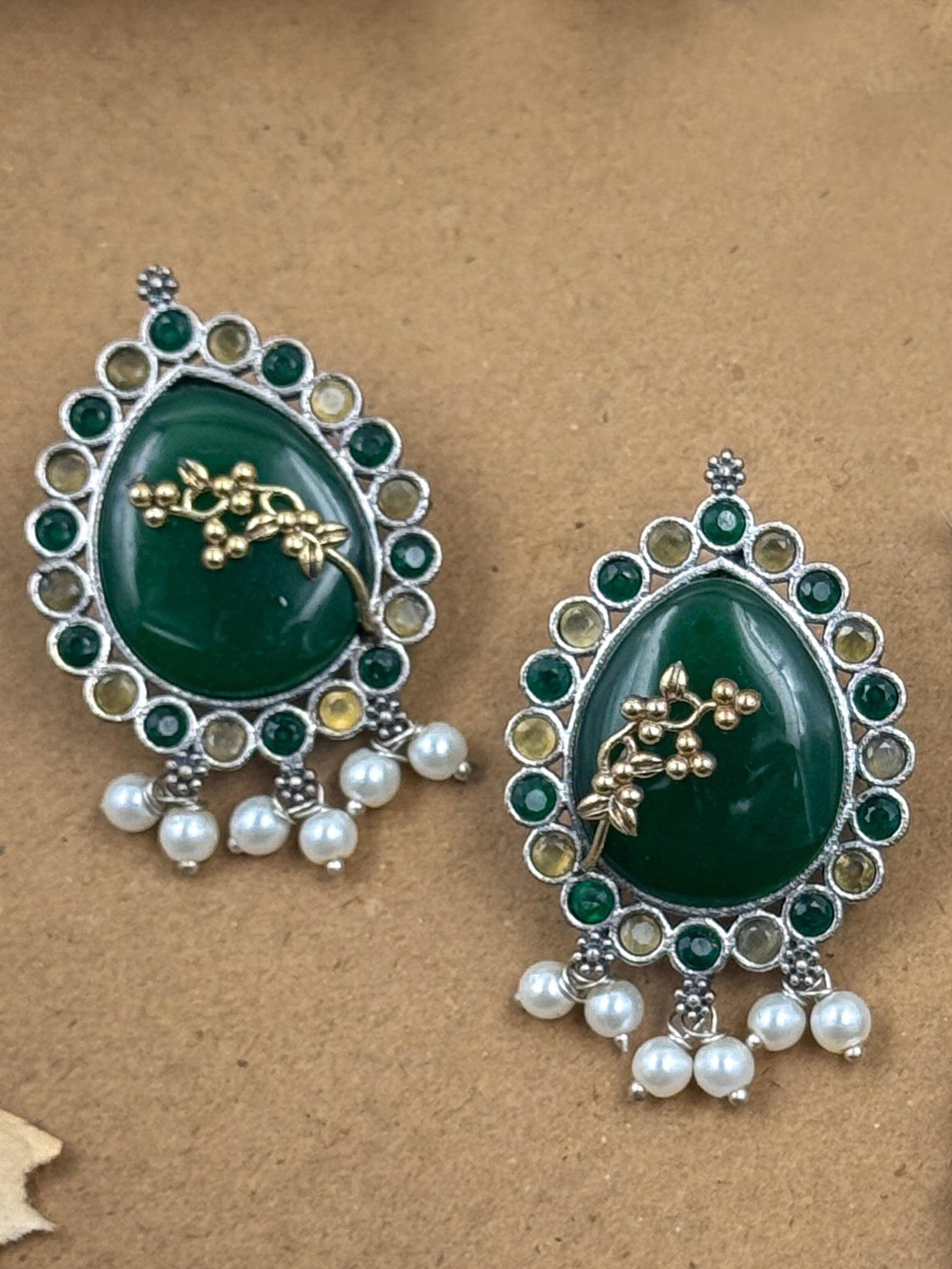 JISHA STONE NECKLACE SET