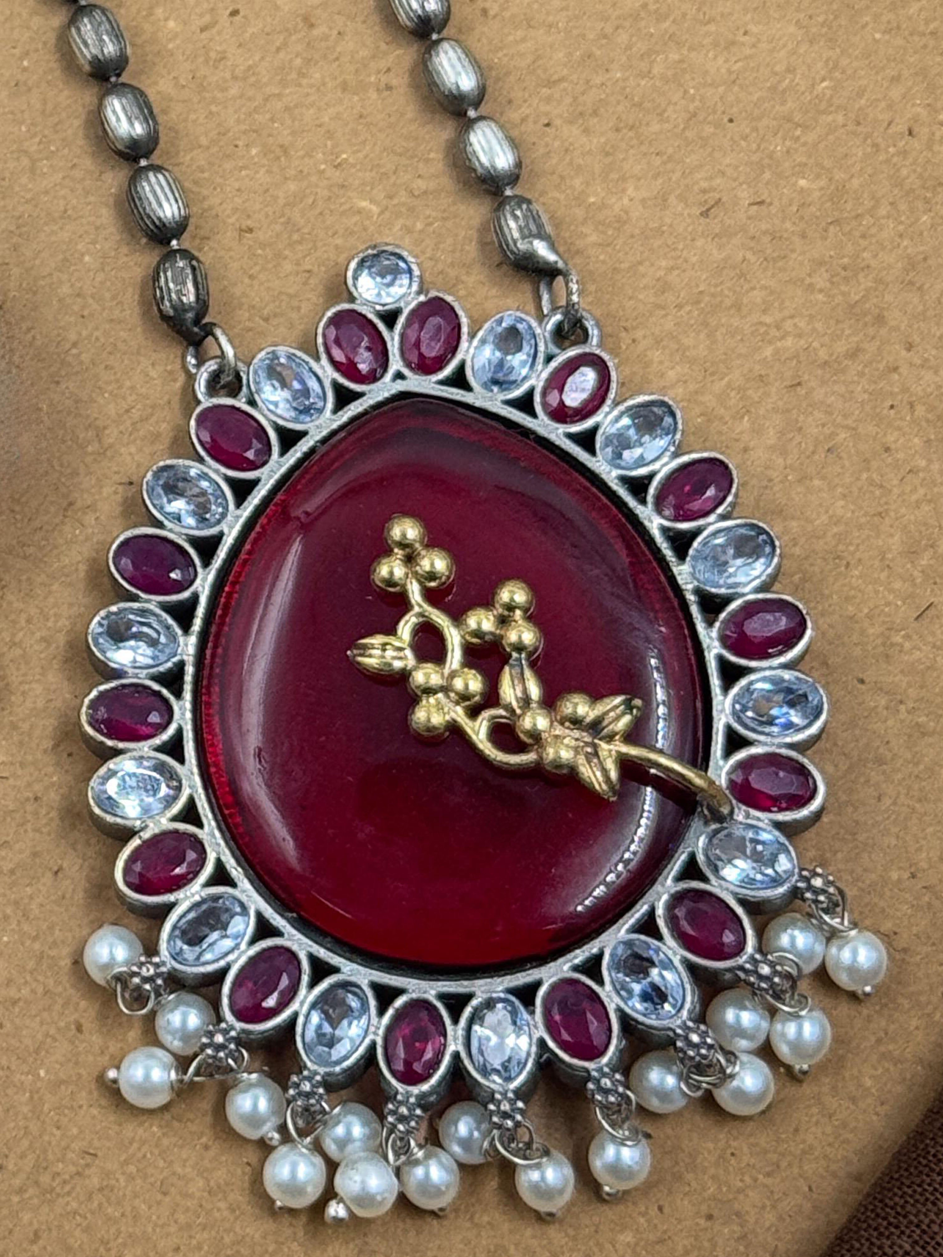 JISHA STONE NECKLACE SET