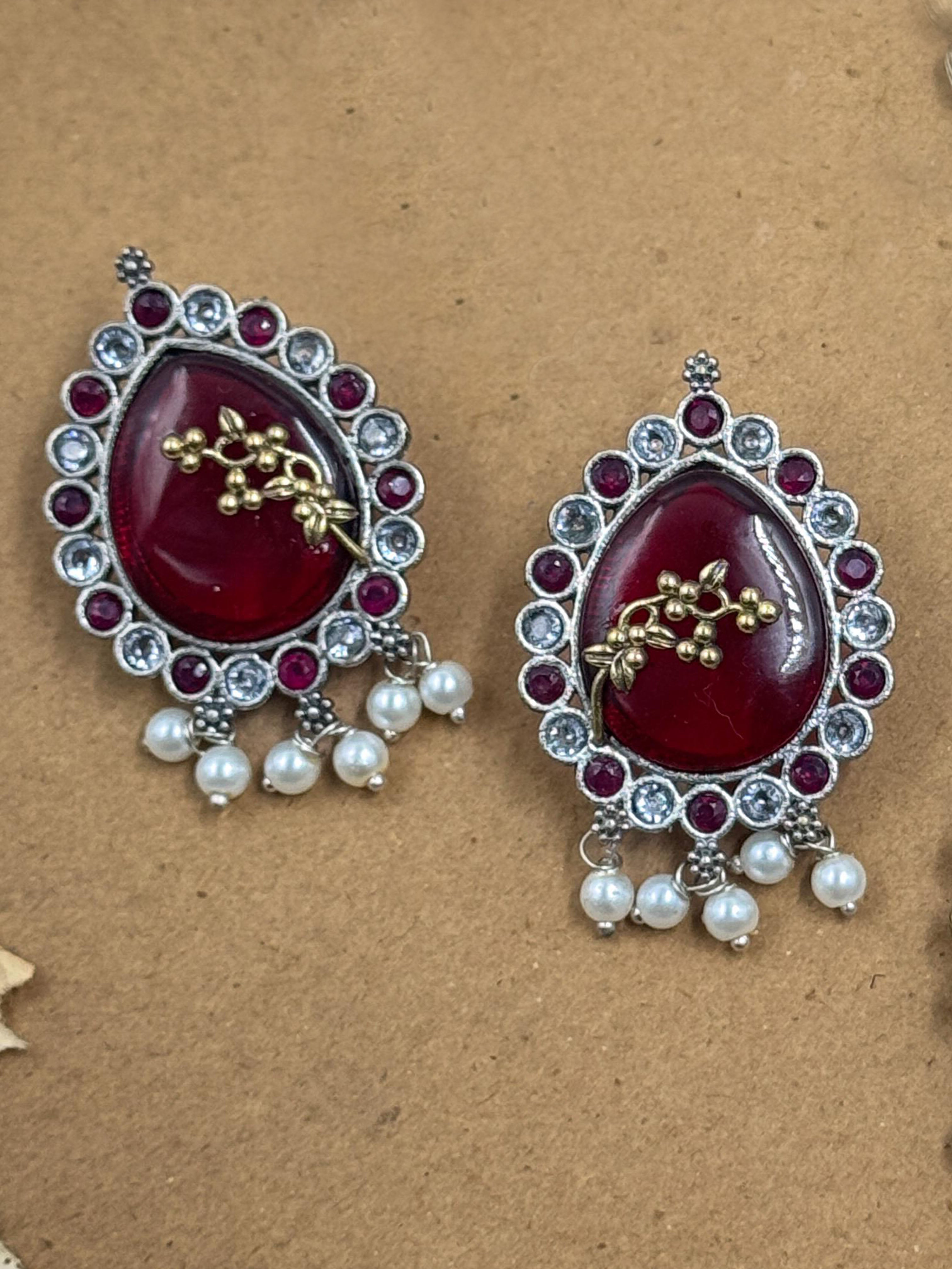 JISHA STONE NECKLACE SET
