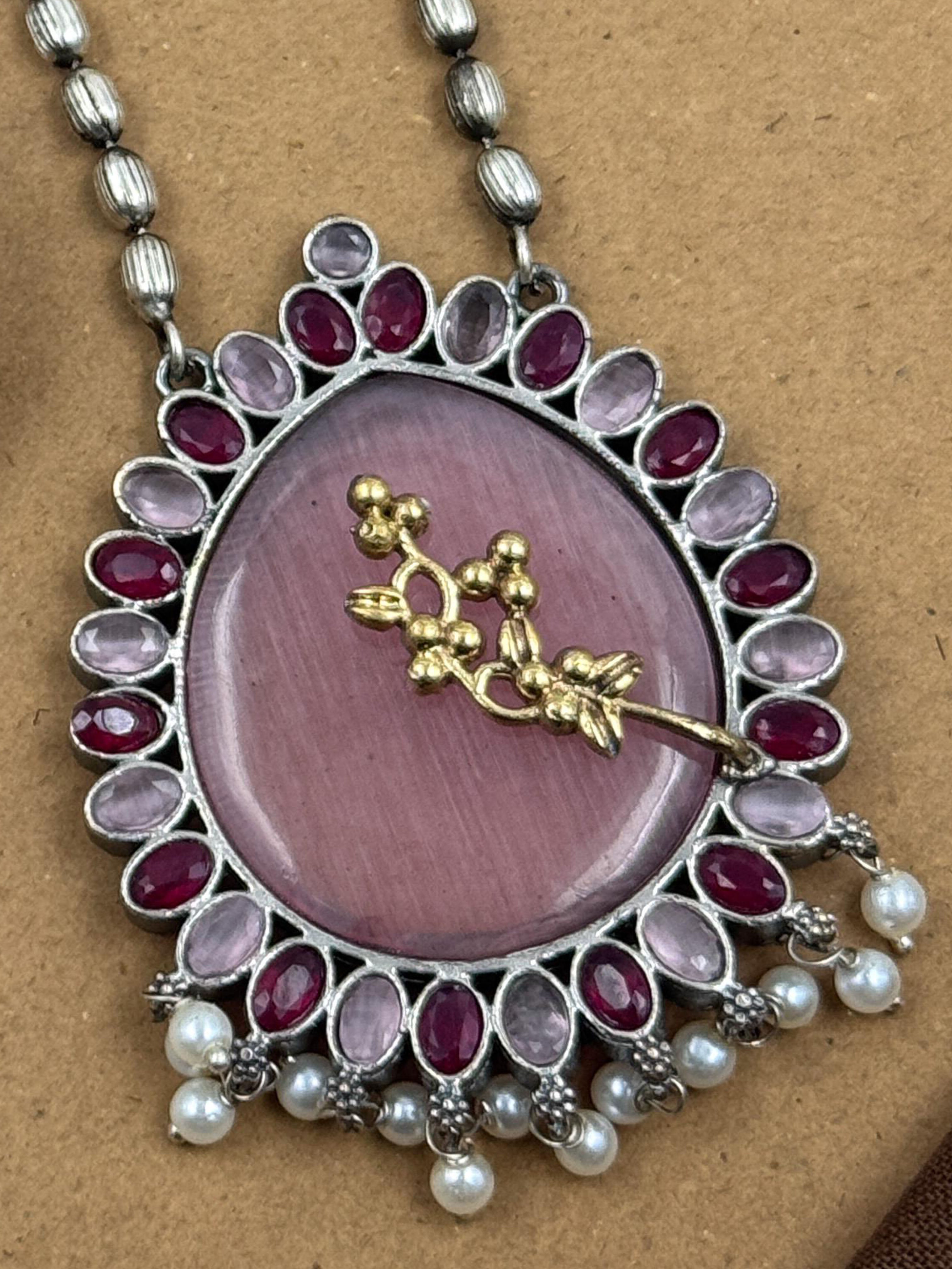 JISHA STONE NECKLACE SET
