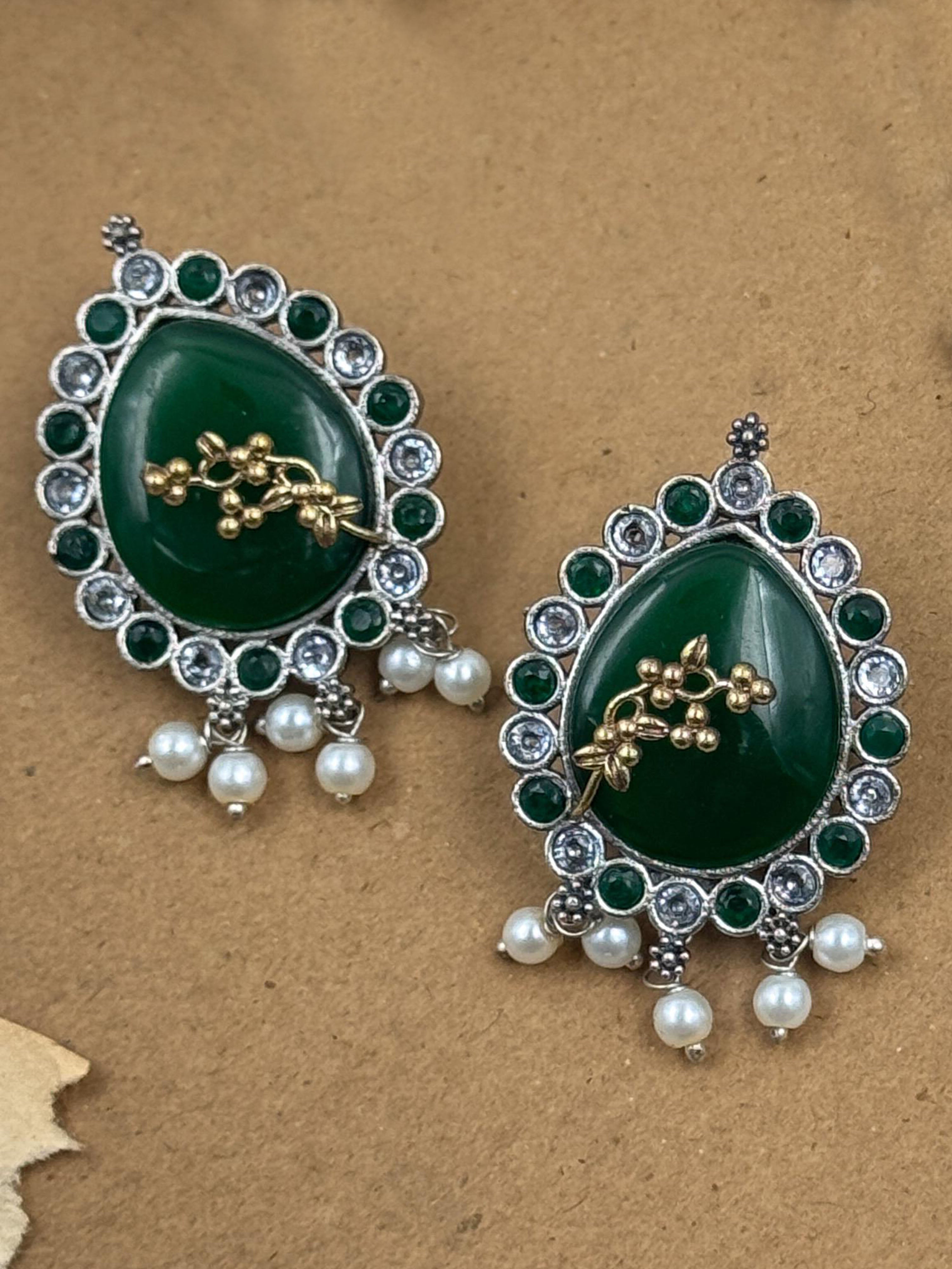 JISHA STONE NECKLACE SET