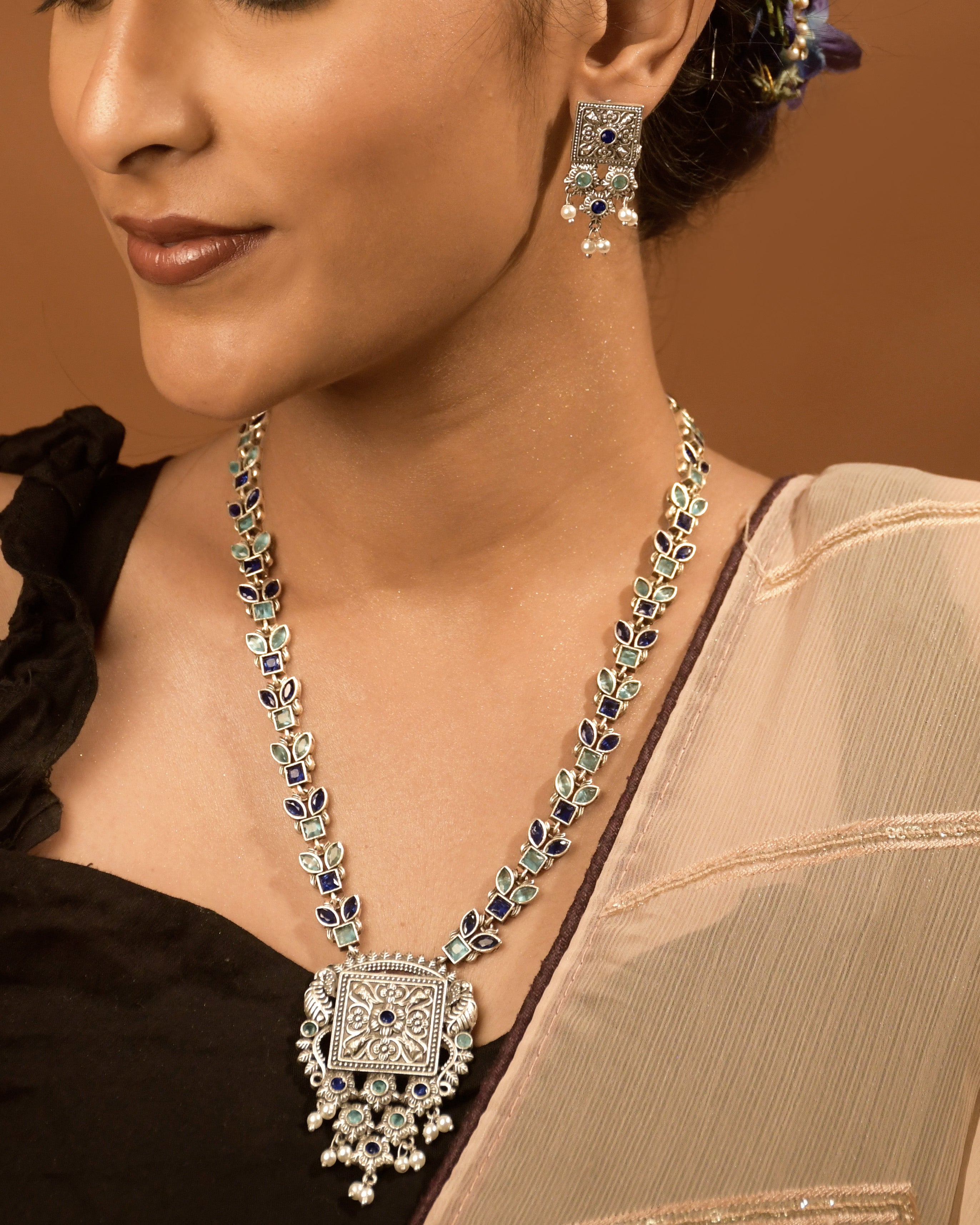 Anika Stone Necklace Set