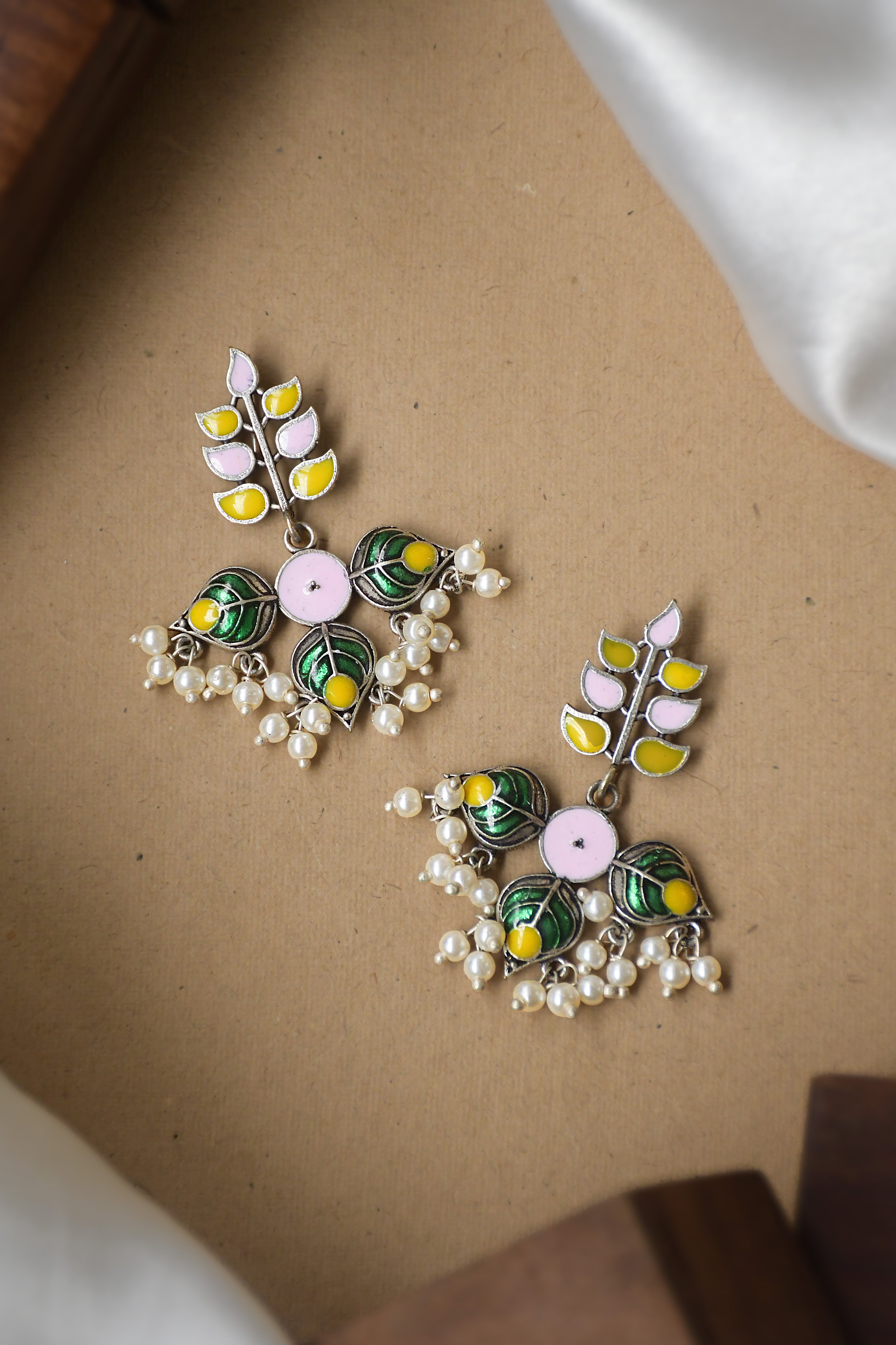 KRITI DANGLERS EARRINGS