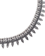 Load image into Gallery viewer, TRISHA BRASS MATERIAL SHORT NECKLACE