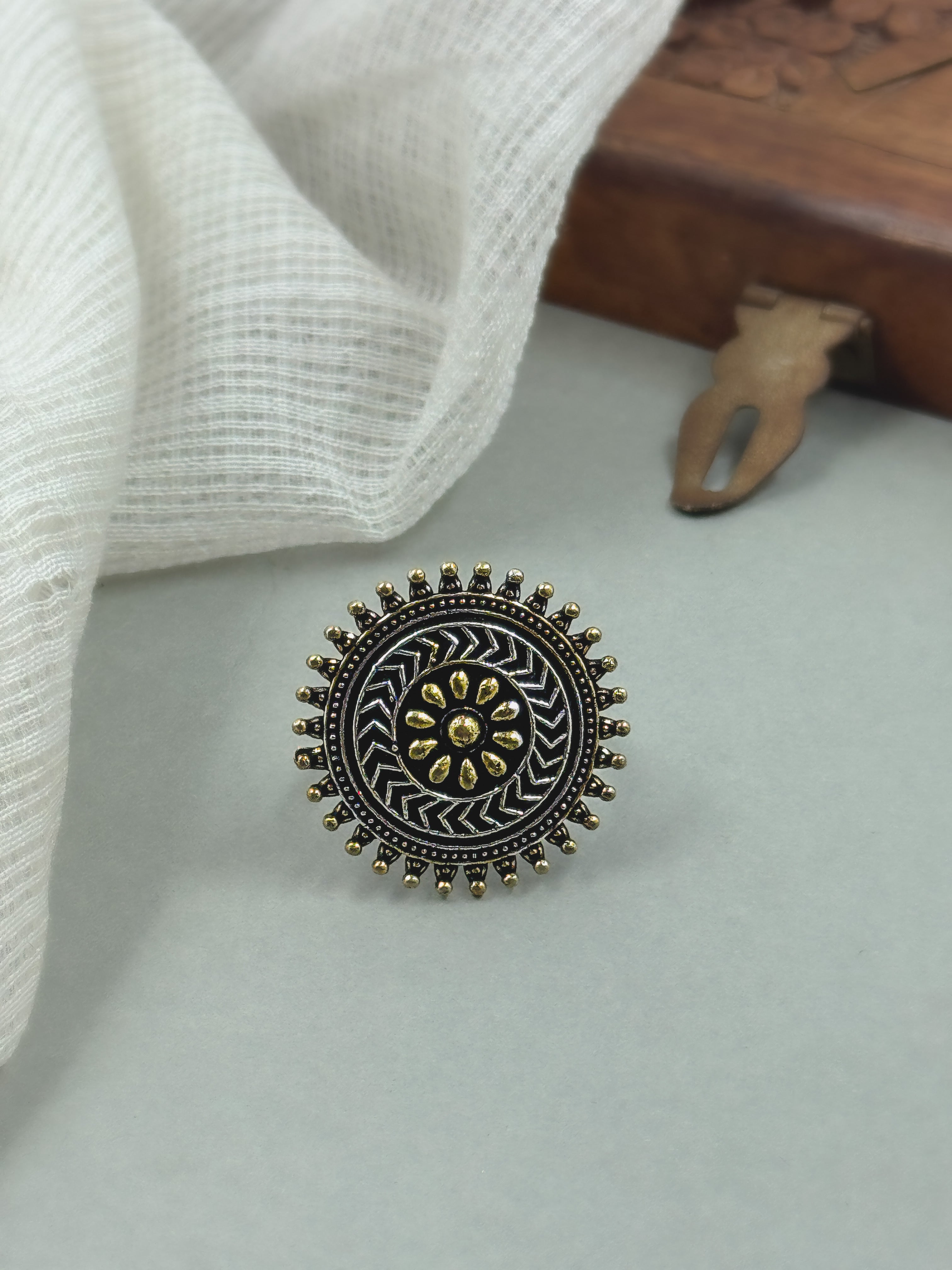 ISHA TWO TONE OXIDISED RING