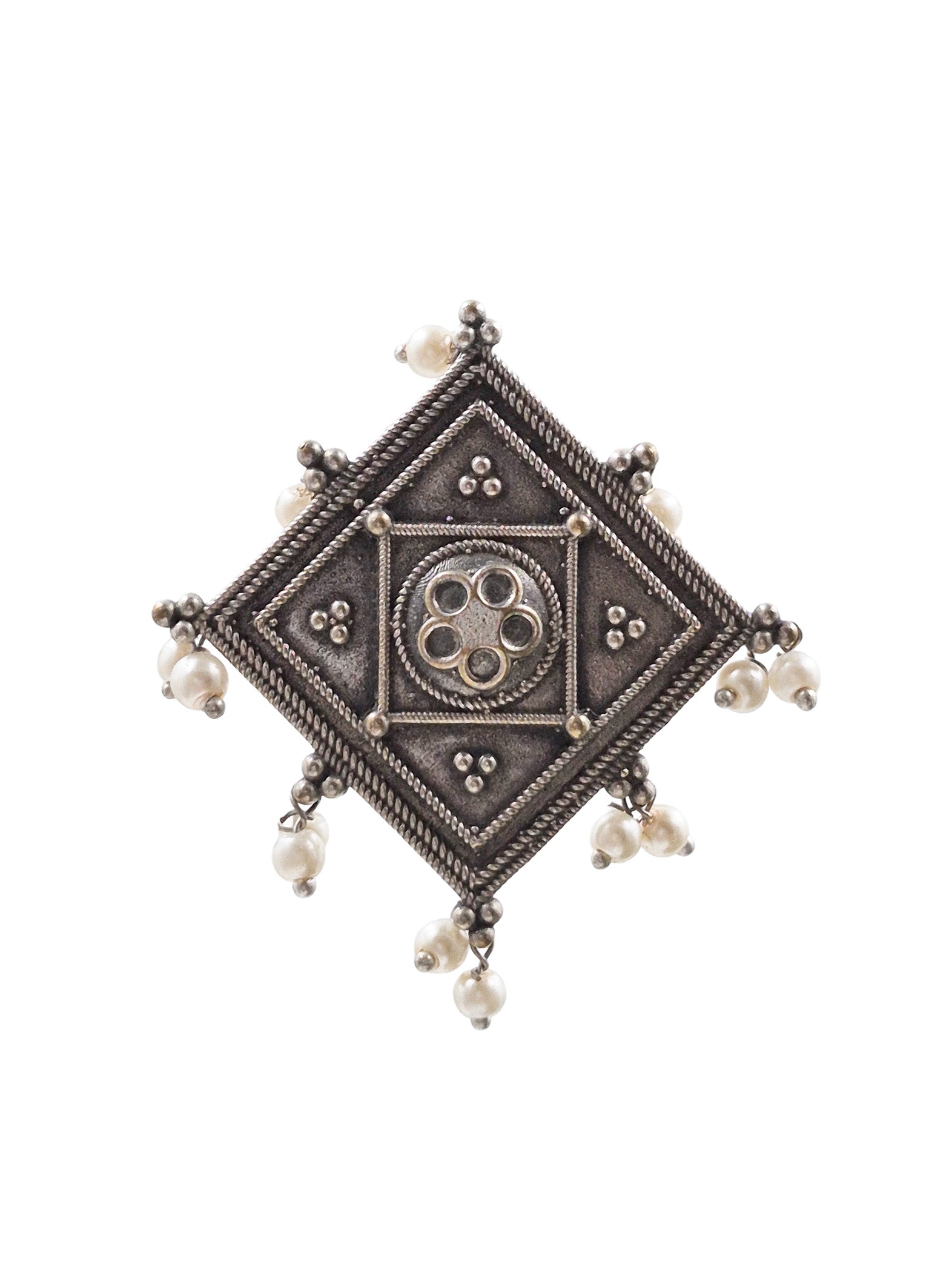 EESHA SILVER LOOKALIKE STUD EARRINGS