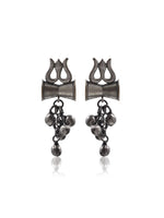 Load image into Gallery viewer, TANYA SILVER LOOKALIKE DANGLER EARRINGS