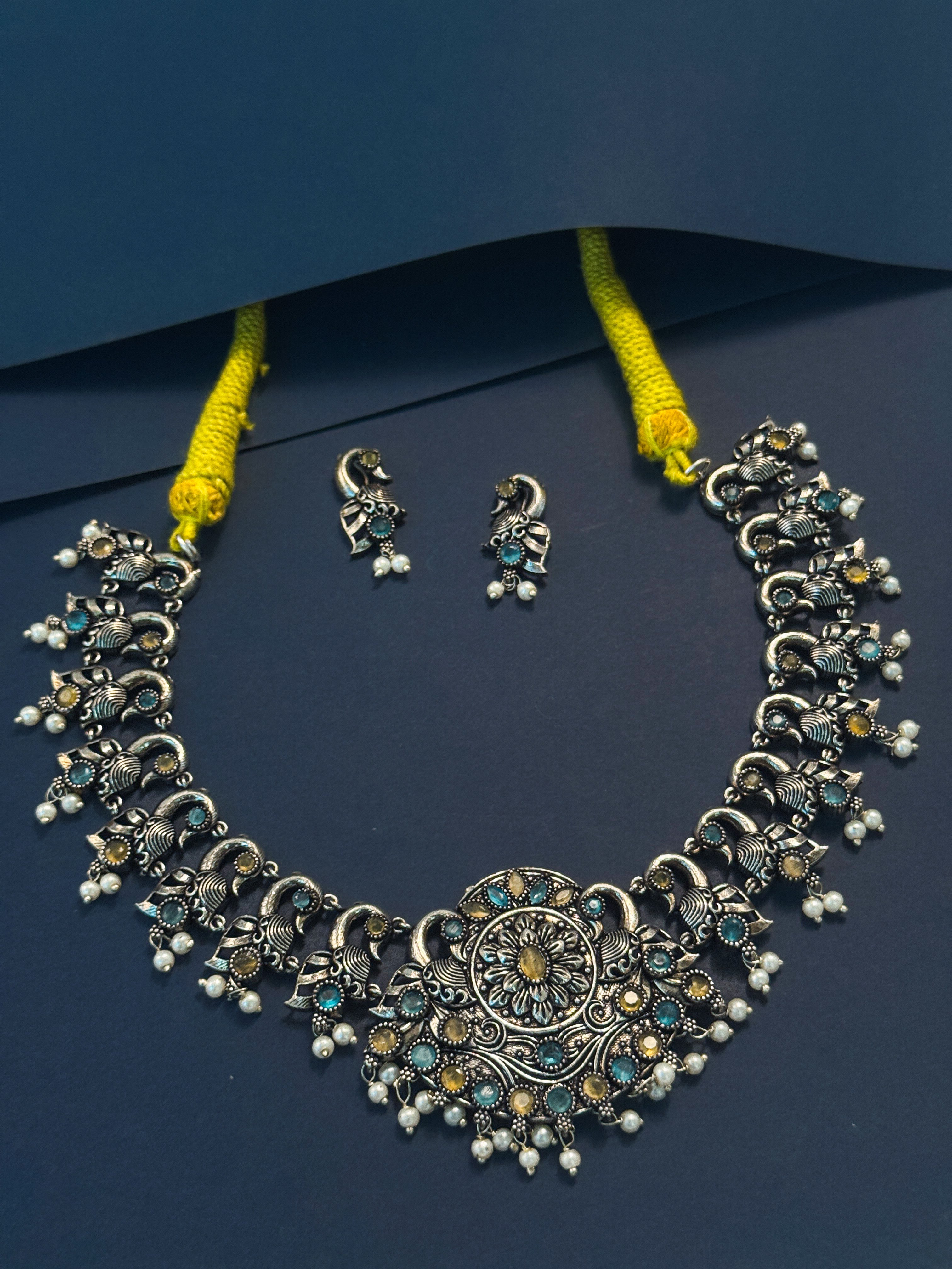 JANVI STONE NECKLACE SET