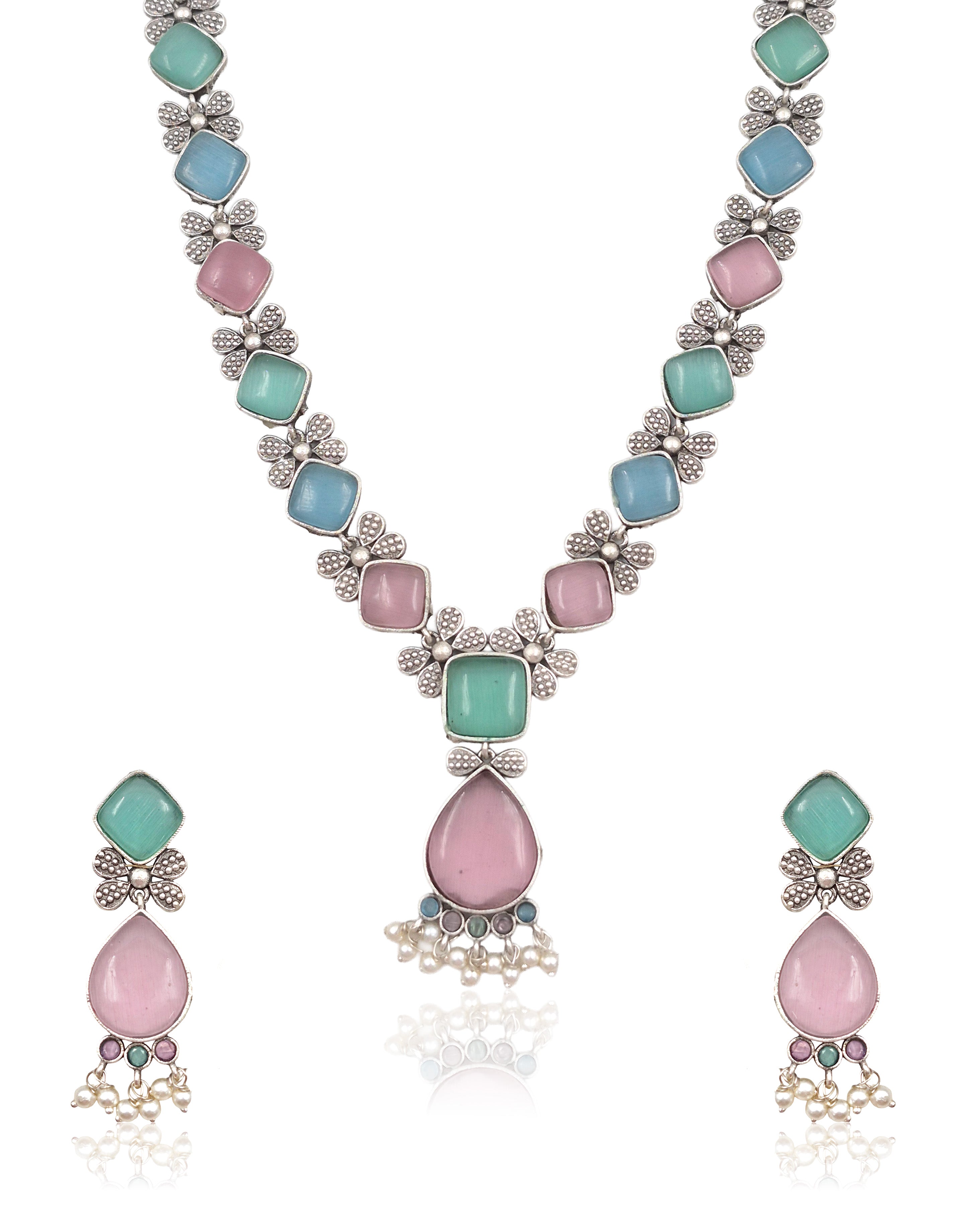 Ravya Stone Necklace Set