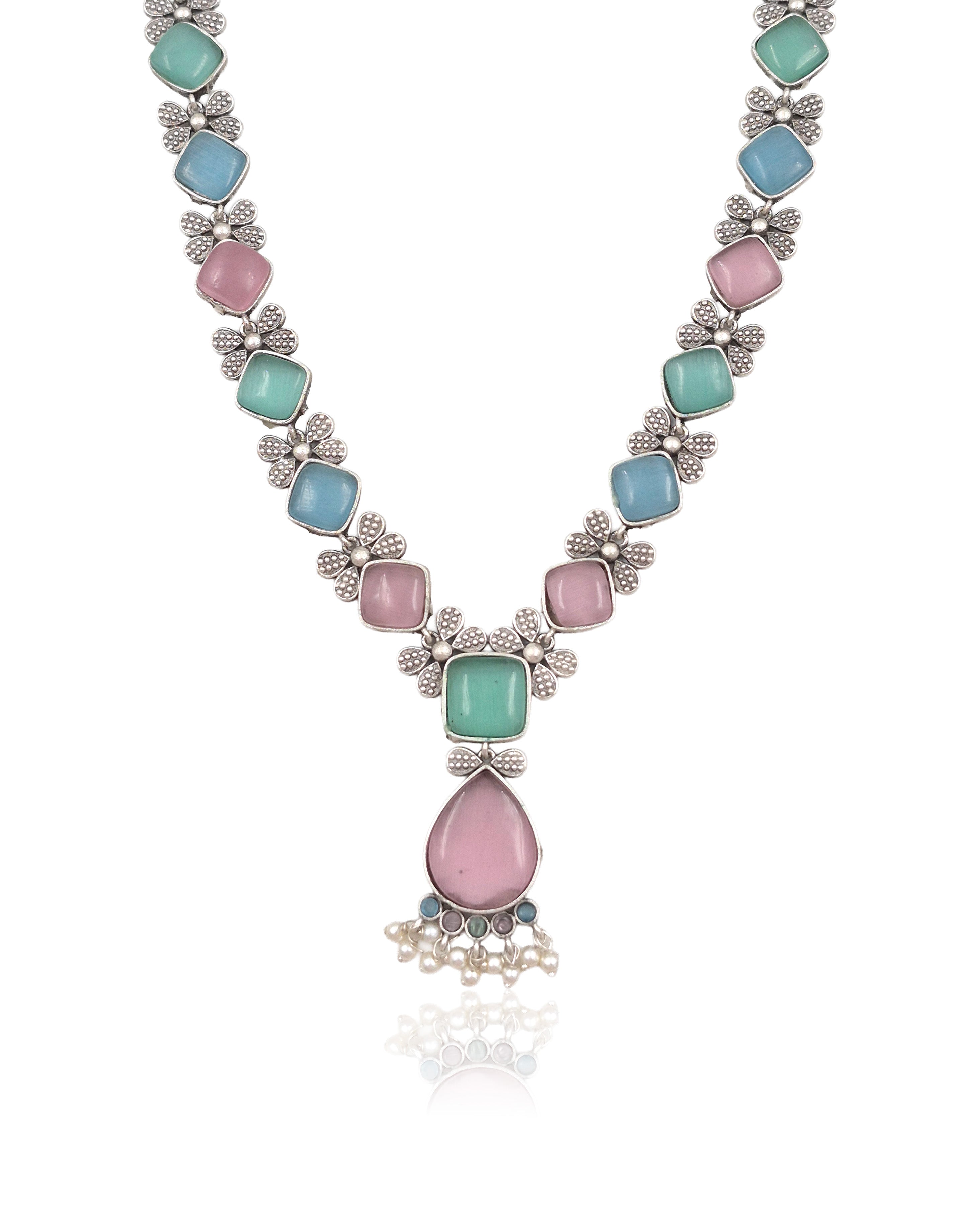 Ravya Stone Necklace Set