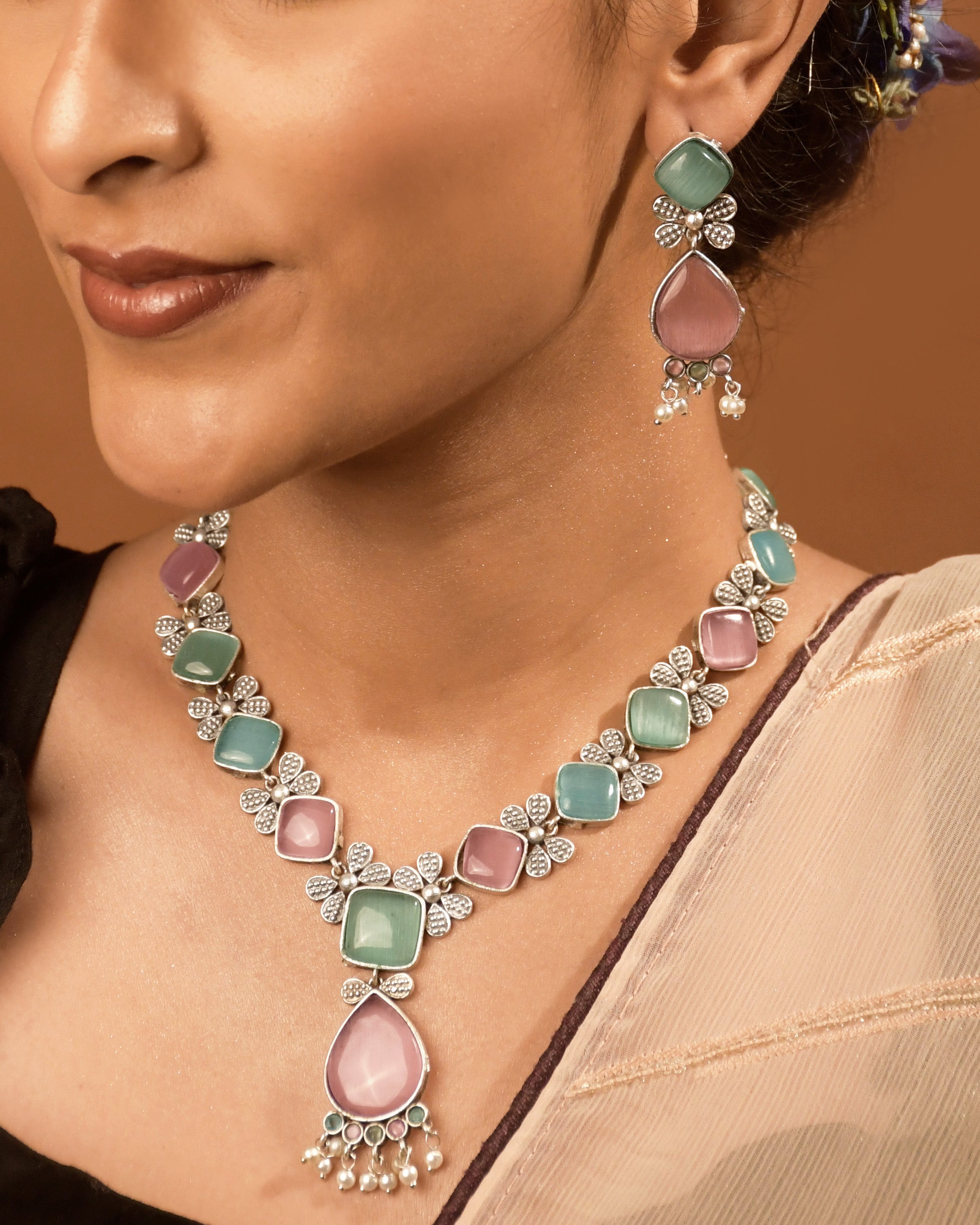 Ravya Stone Necklace Set