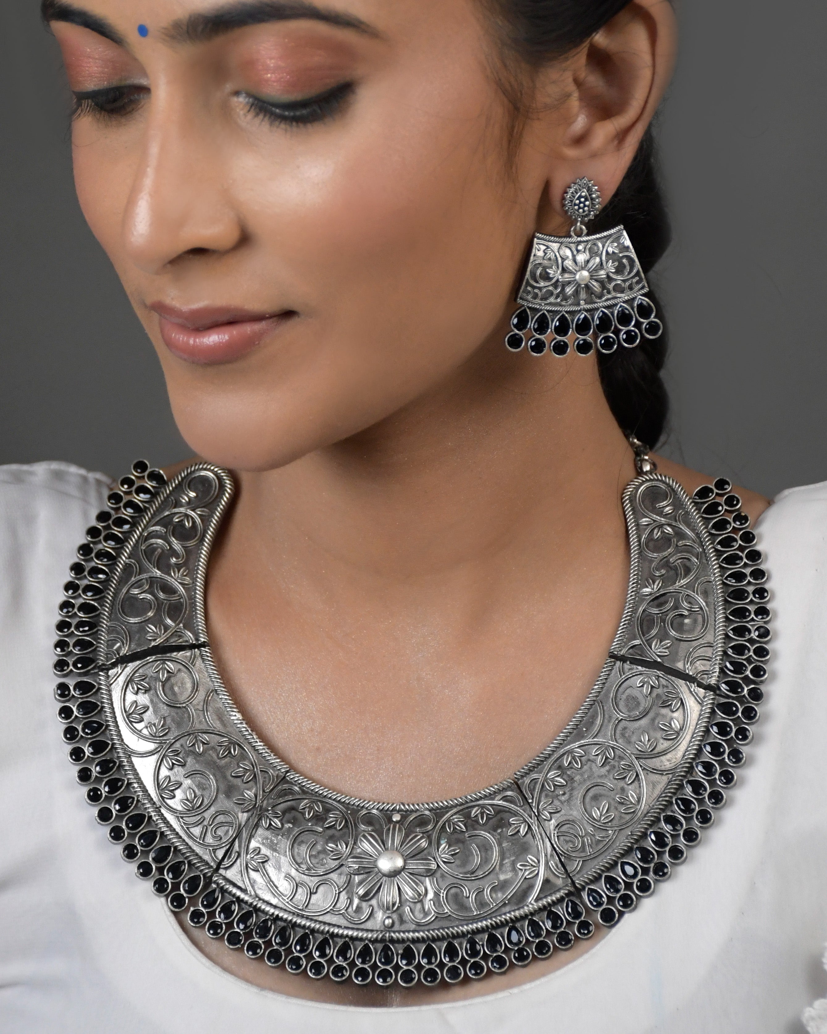 Khushi Silver Lookalike Stone Necklace Set