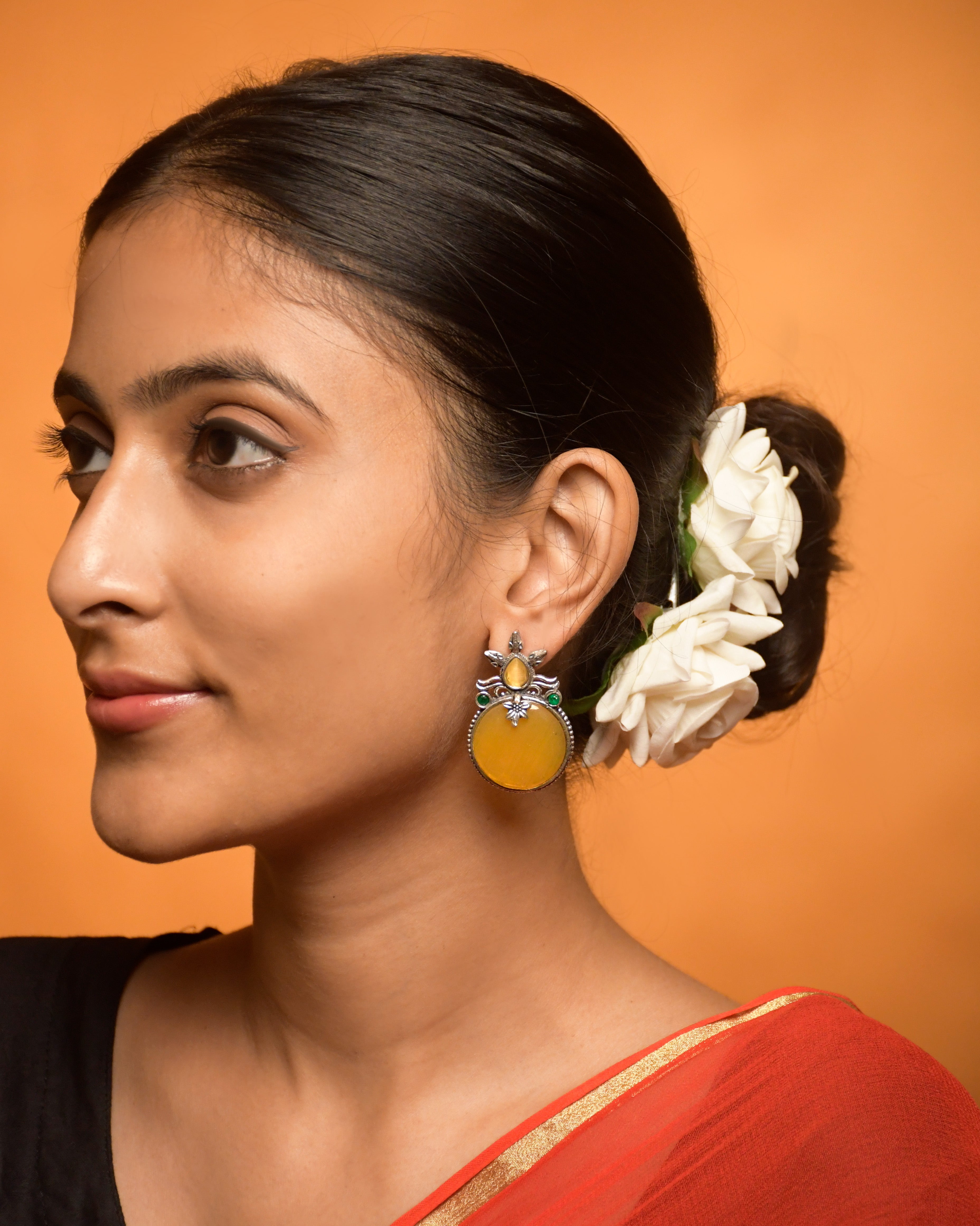 KRITI STONE STUD EARRINGS