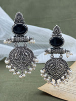 Load image into Gallery viewer, Maiytri Dangler Earrings