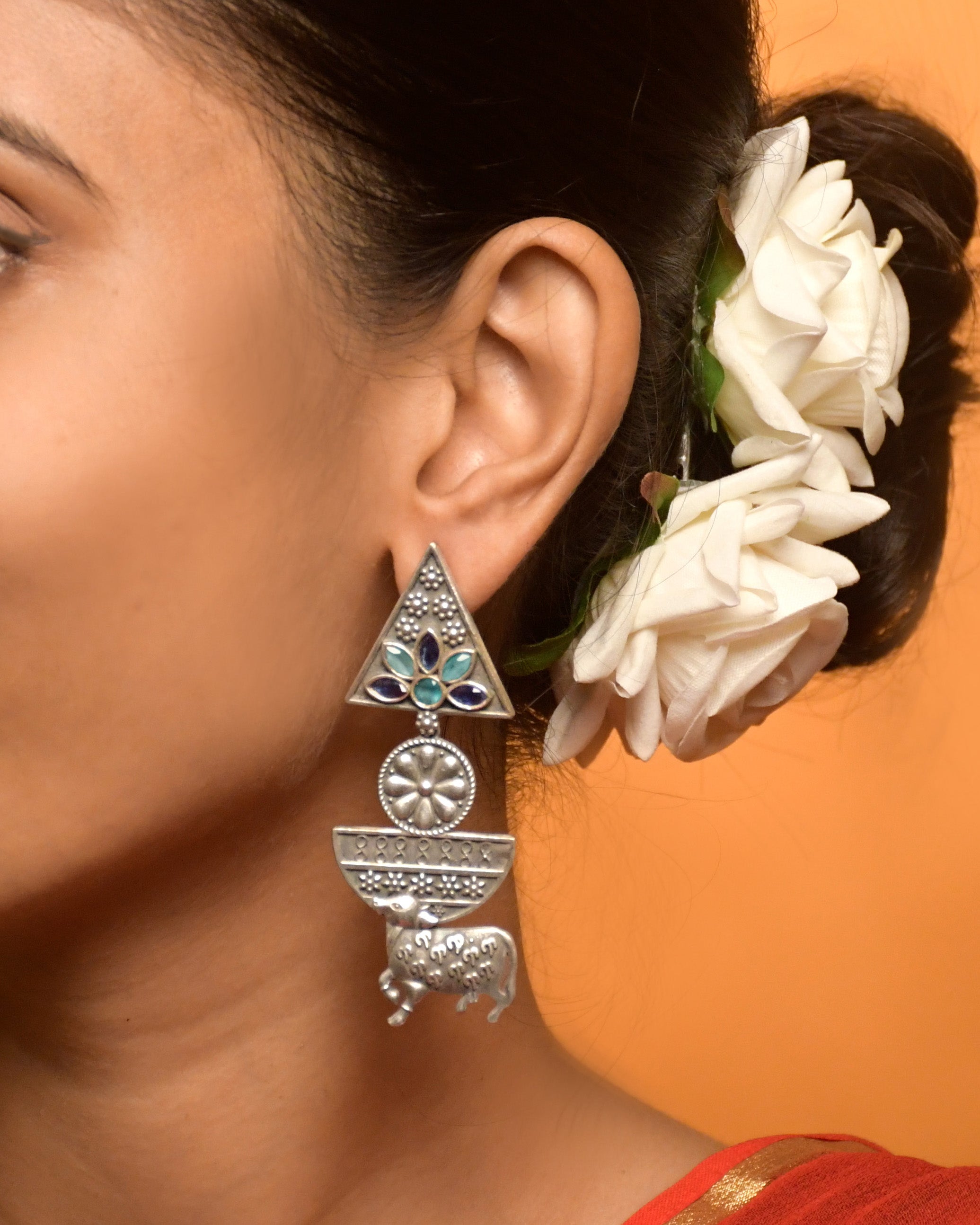 VRISHA DANGLER EARRINGS