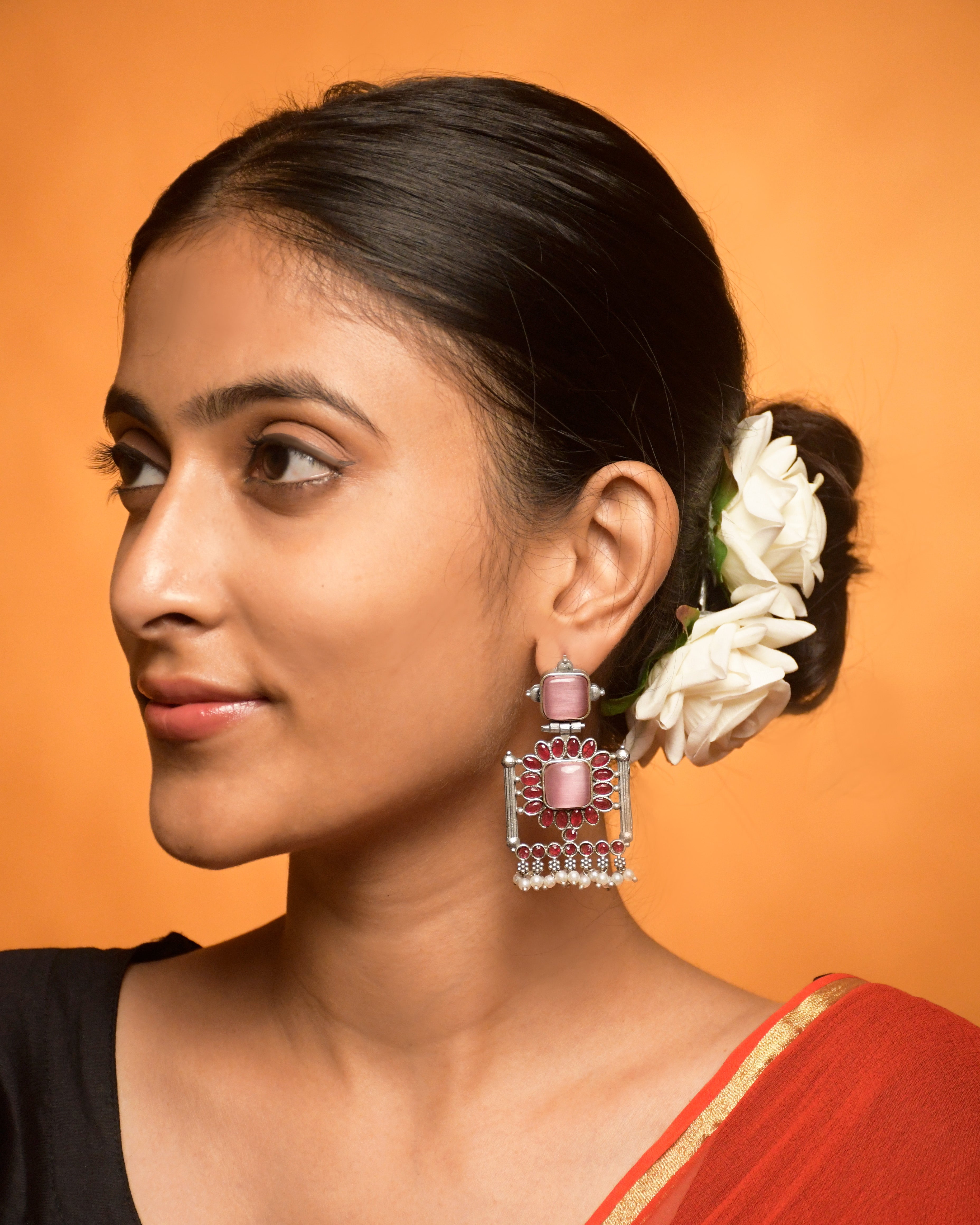 VISHVA DANGLER EARRINGS
