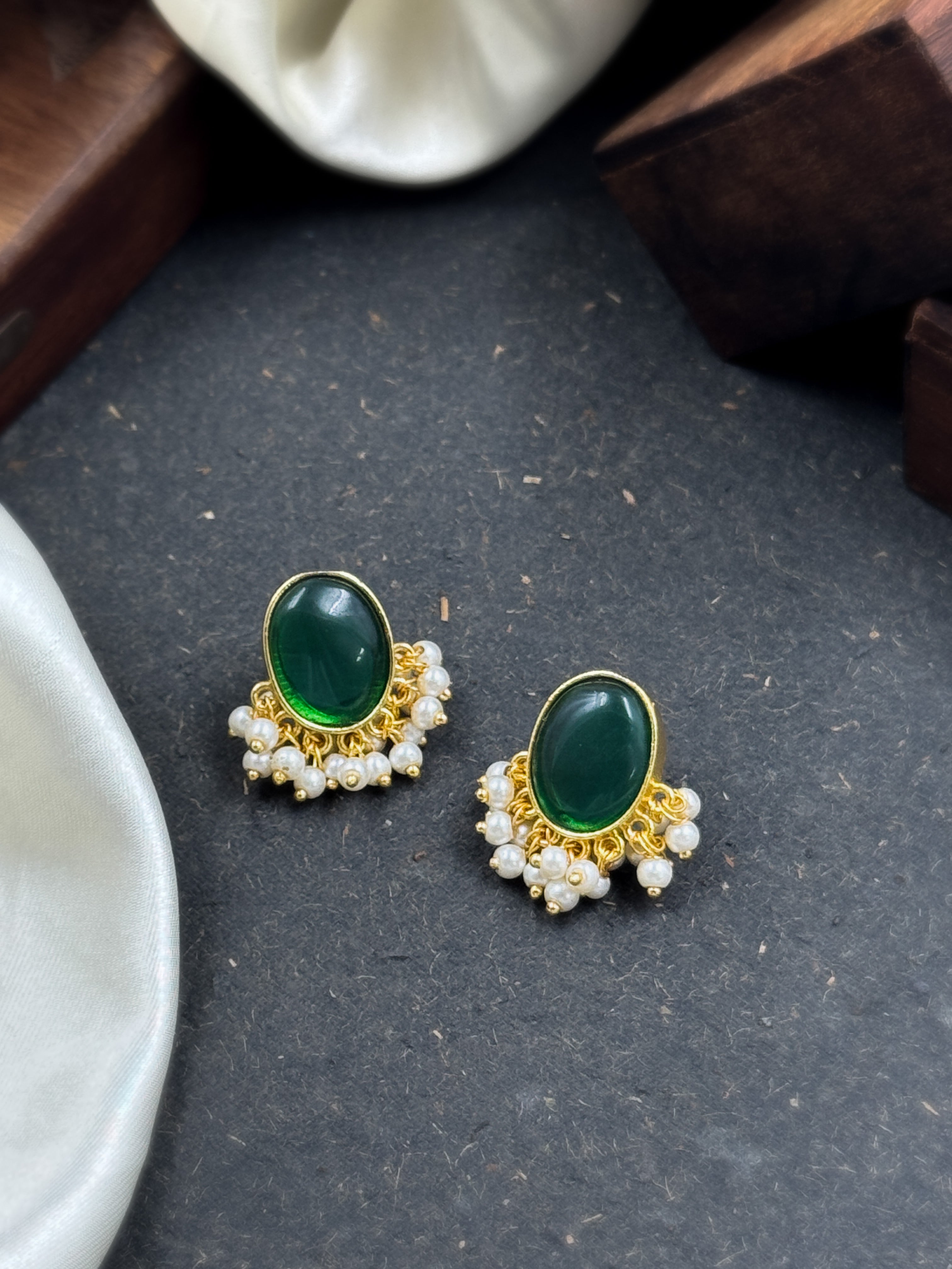 ROOHI GOLDEN STUD EARRINGS