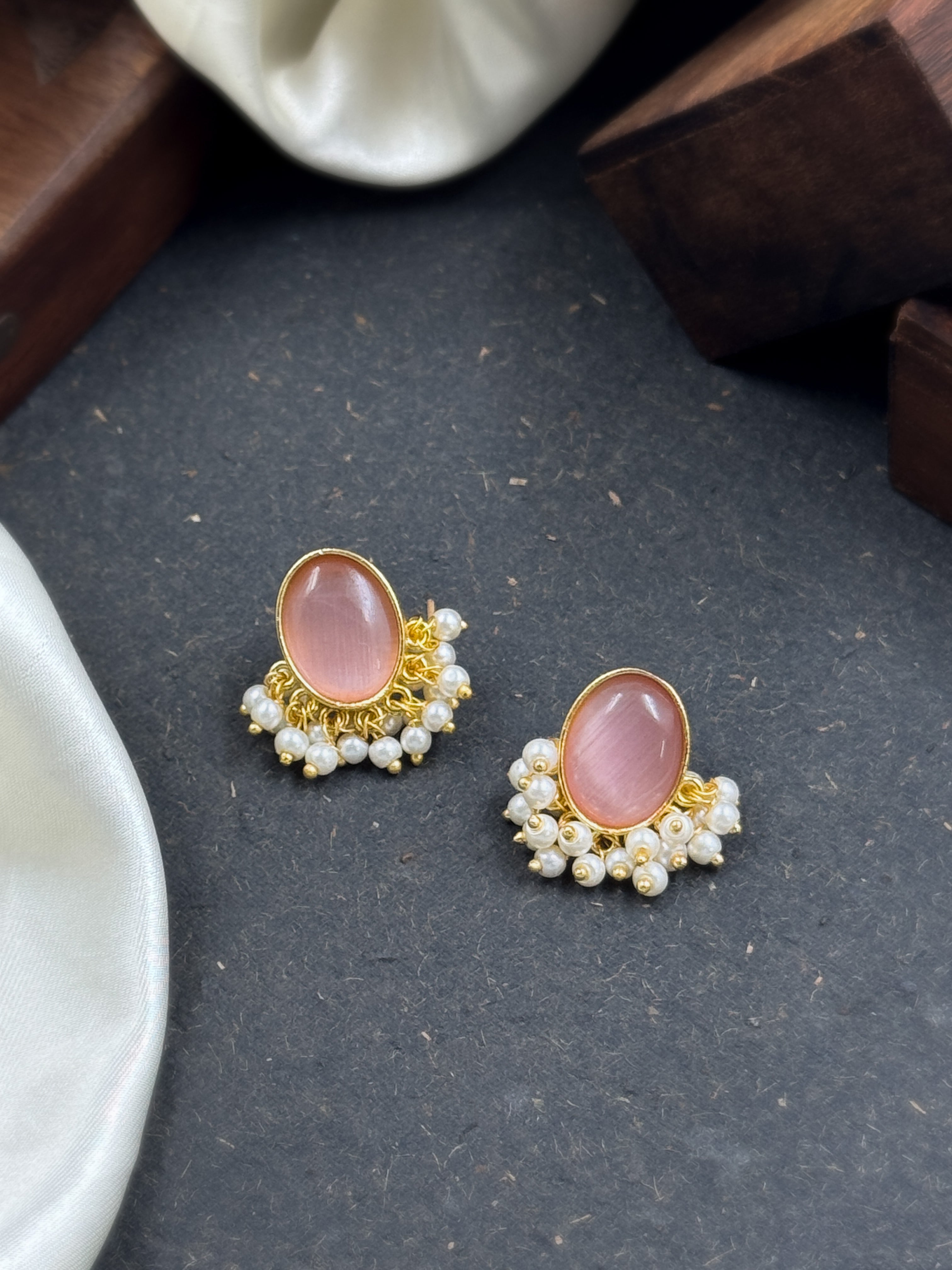 ROOHI GOLDEN STUD EARRINGS