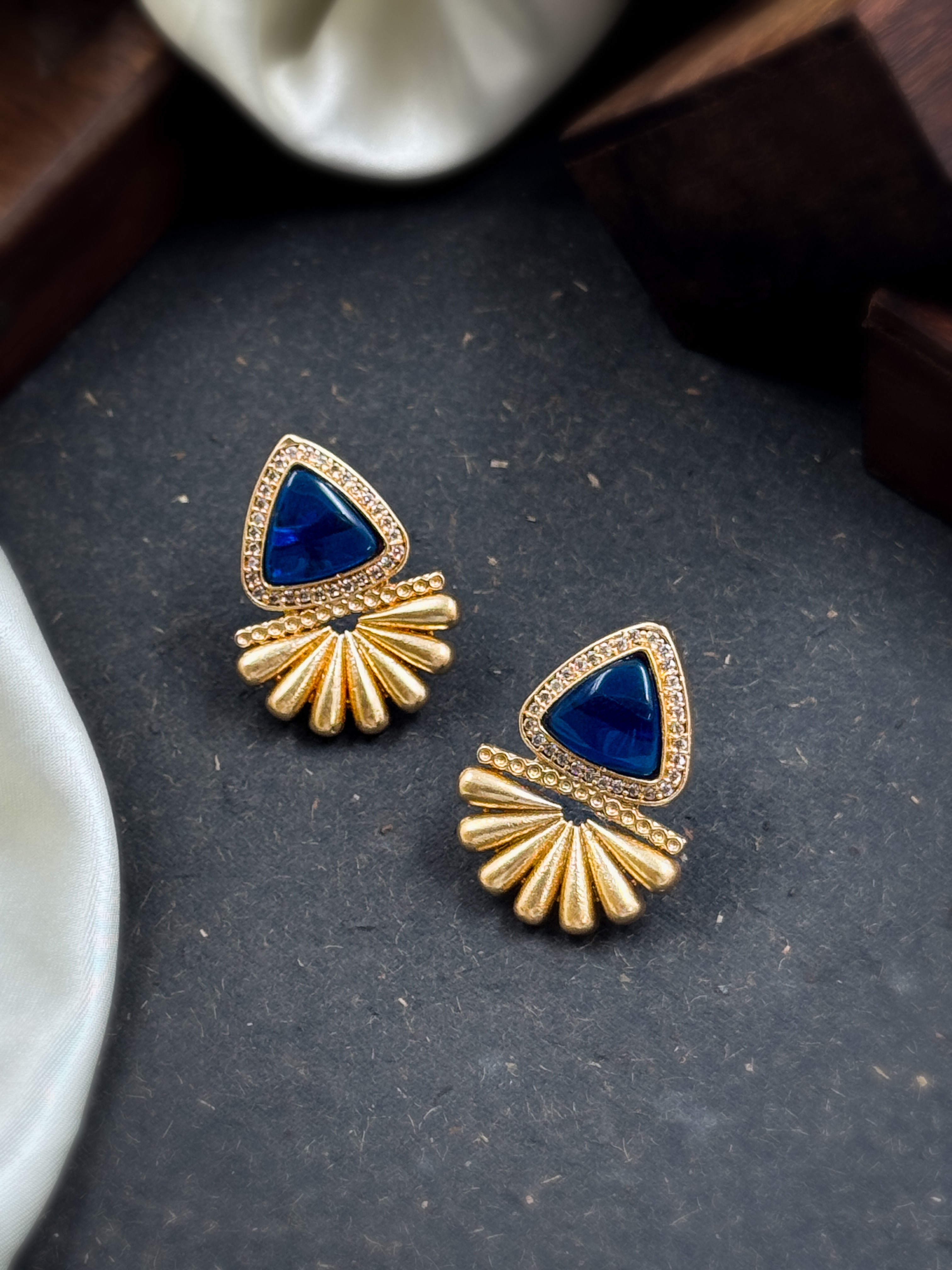 ROSEGOLD TRISPARK STONE STUD EARRINGS