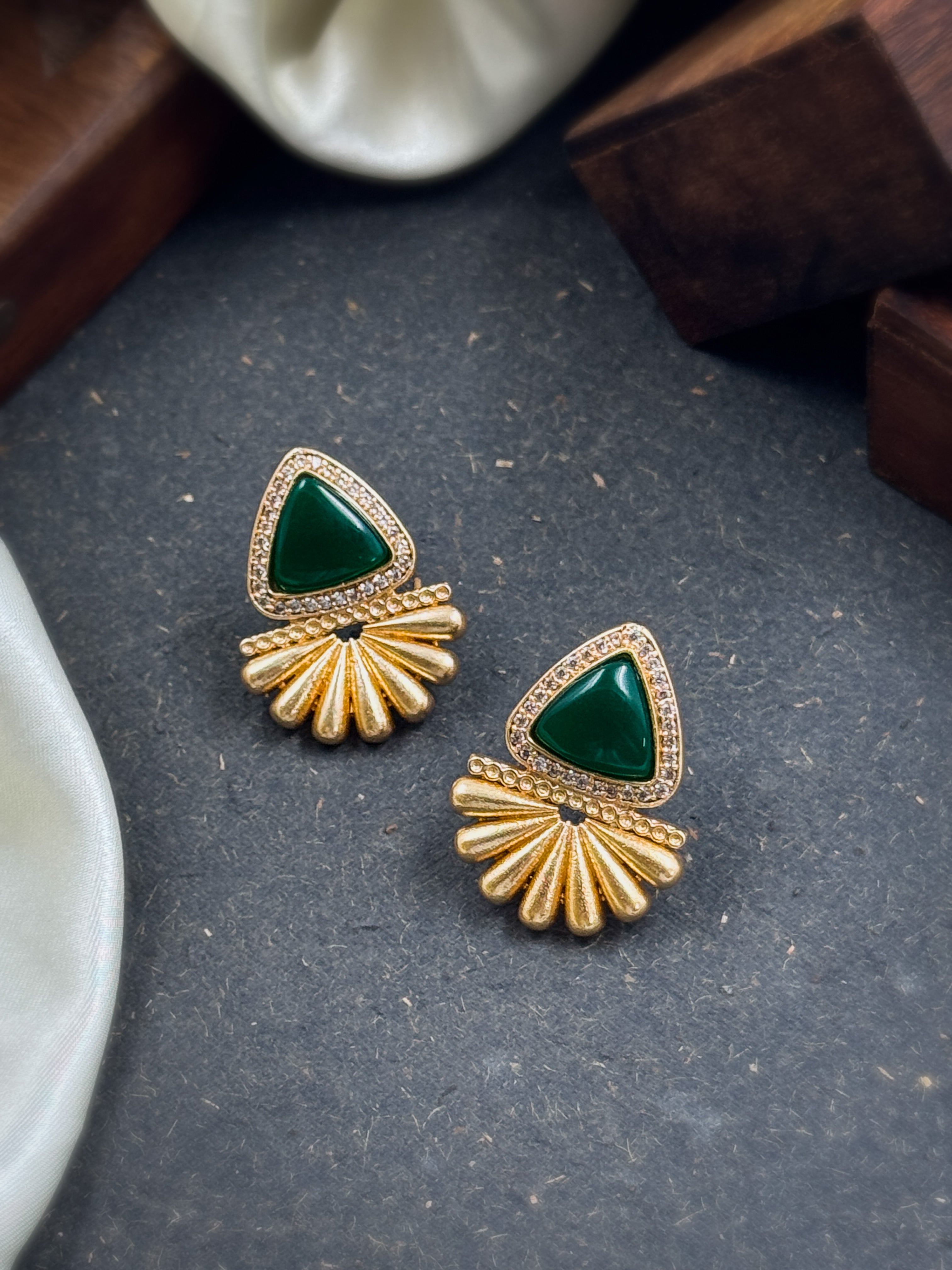 ROSEGOLD TRISPARK STONE STUD EARRINGS