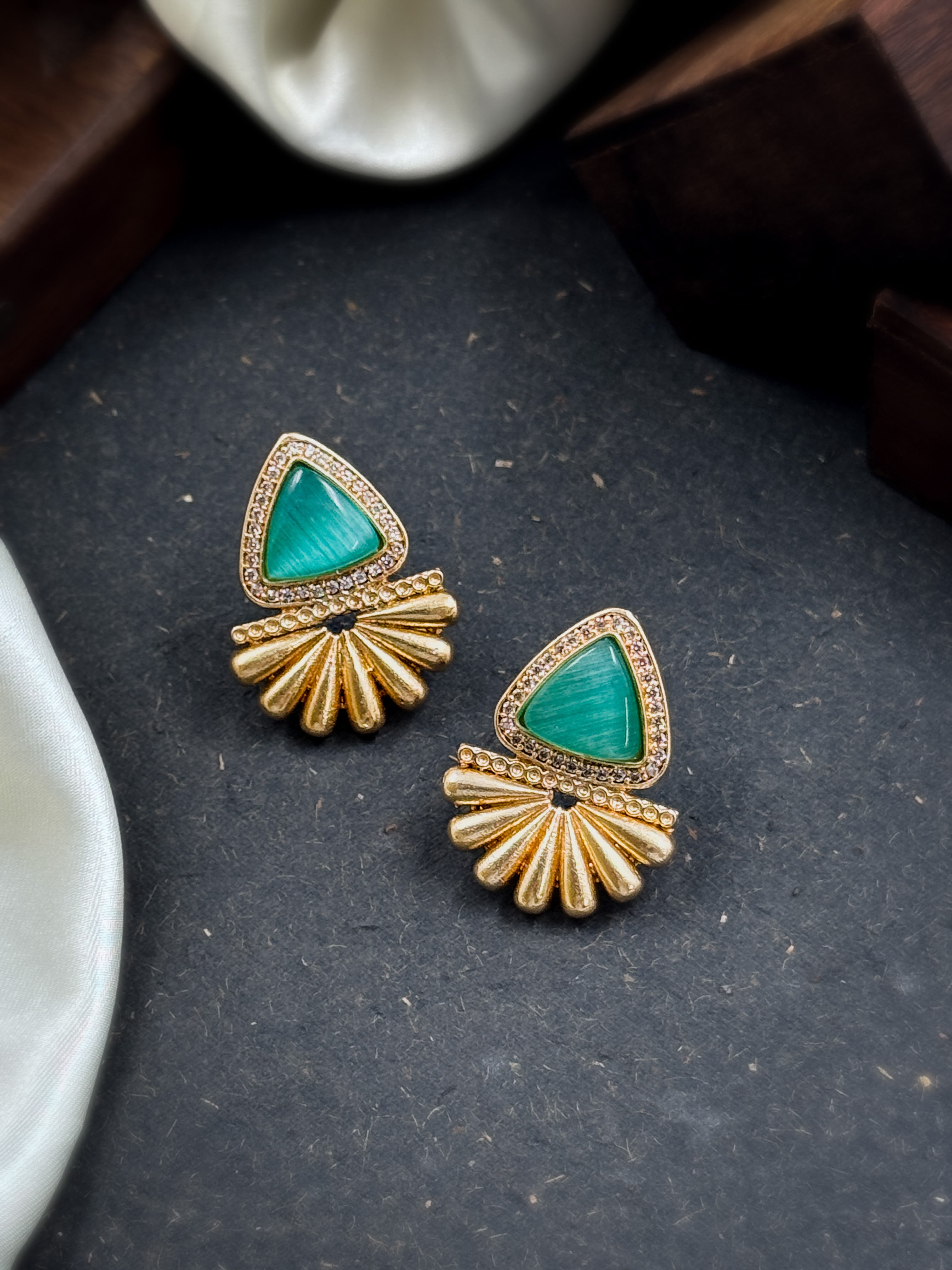 ROSEGOLD TRISPARK STONE STUD EARRINGS
