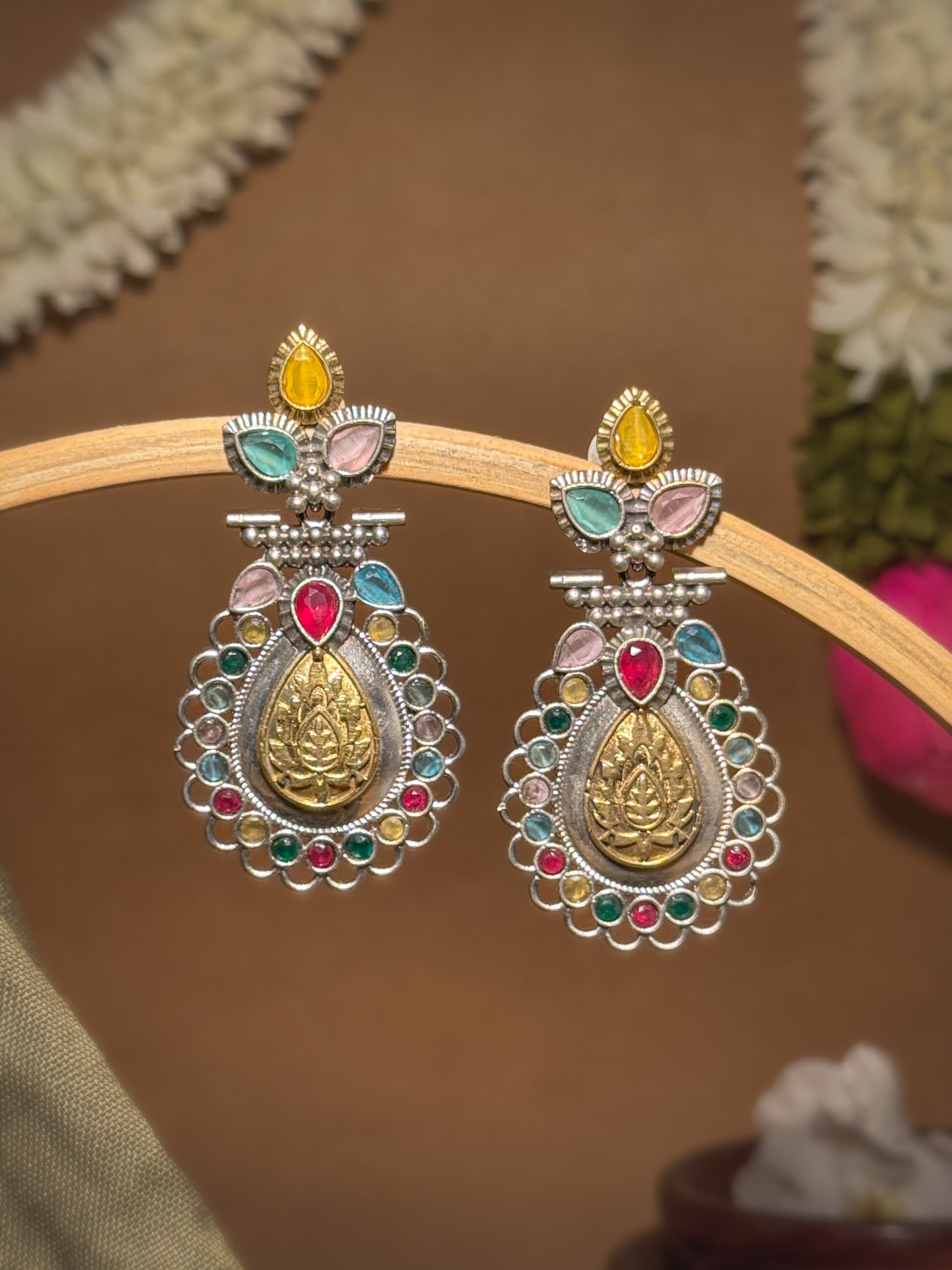 REGAL BLOOM DUALTONE STONE EARRINGS