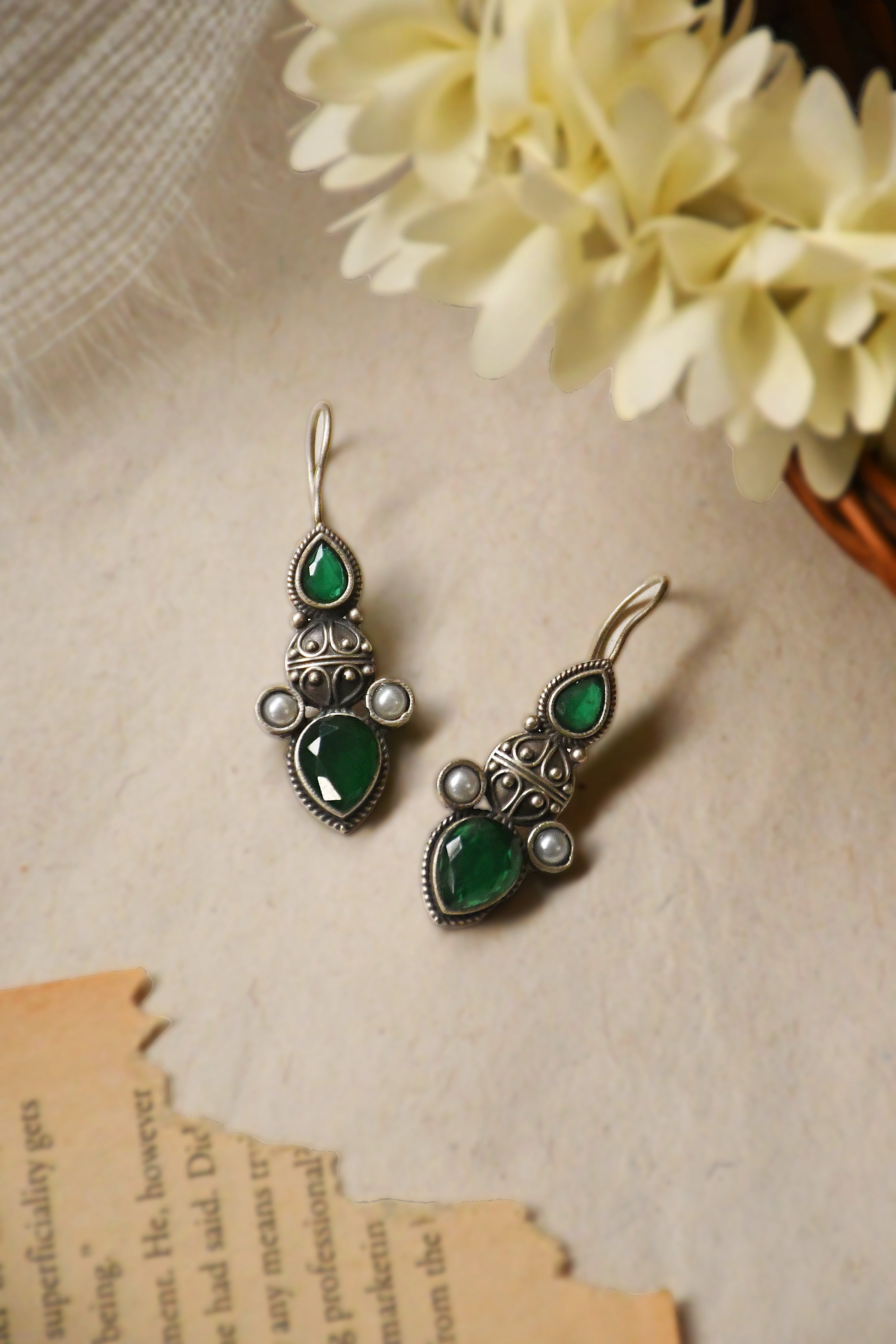 NAZIRA STUDS EARRINGS