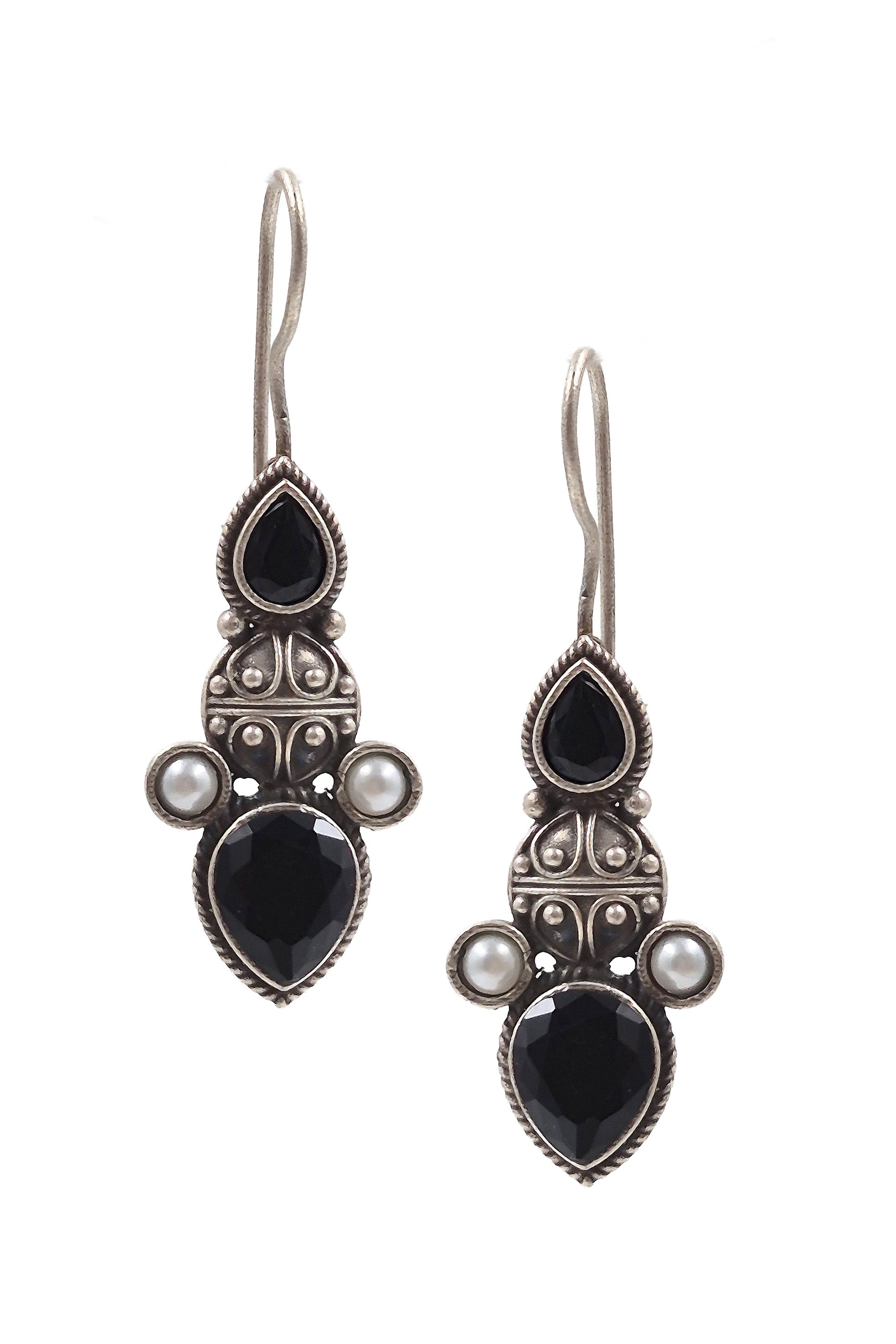 NAZIRA STUDS EARRINGS