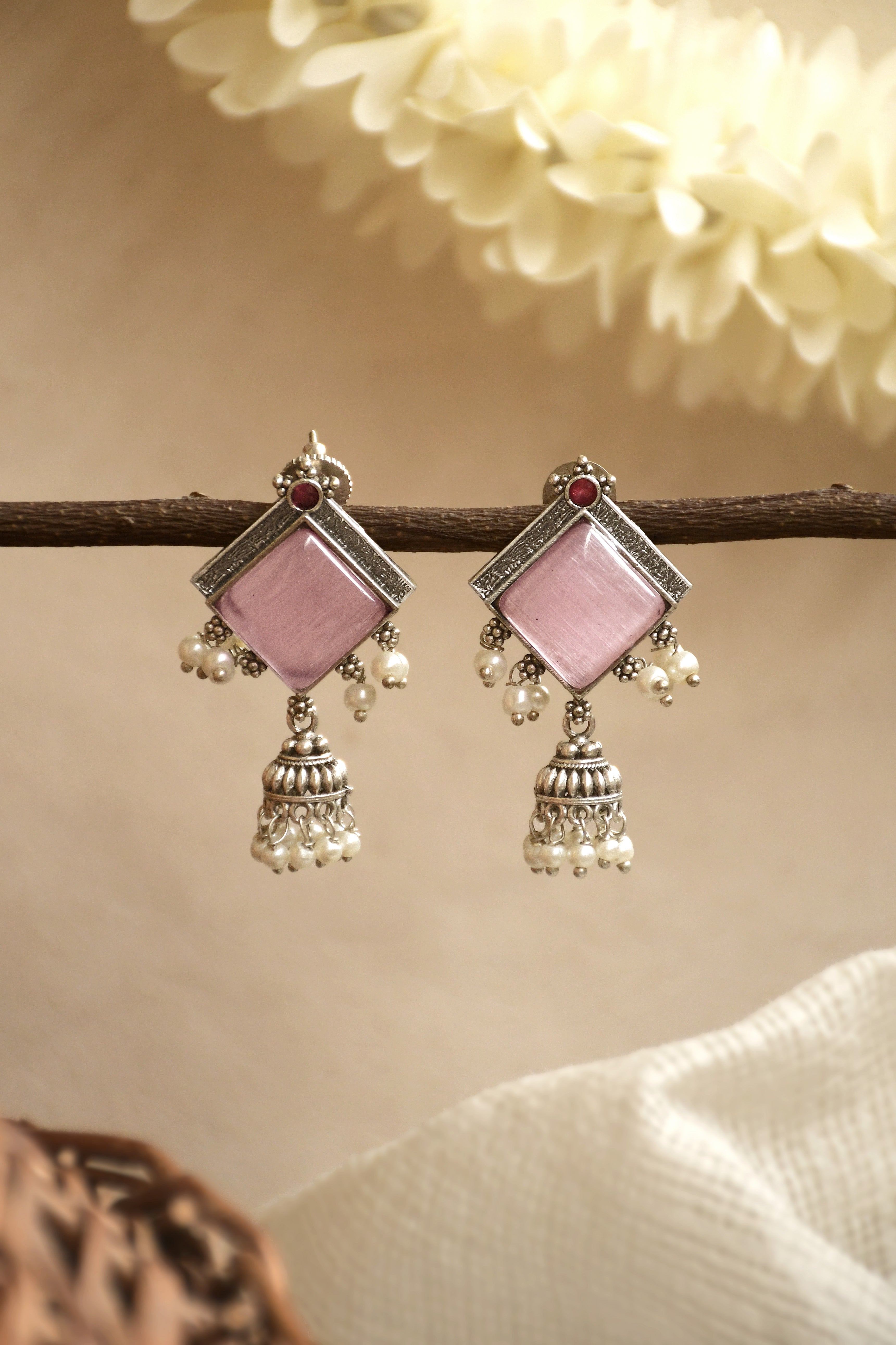AASHAVI STONE EARRINGS