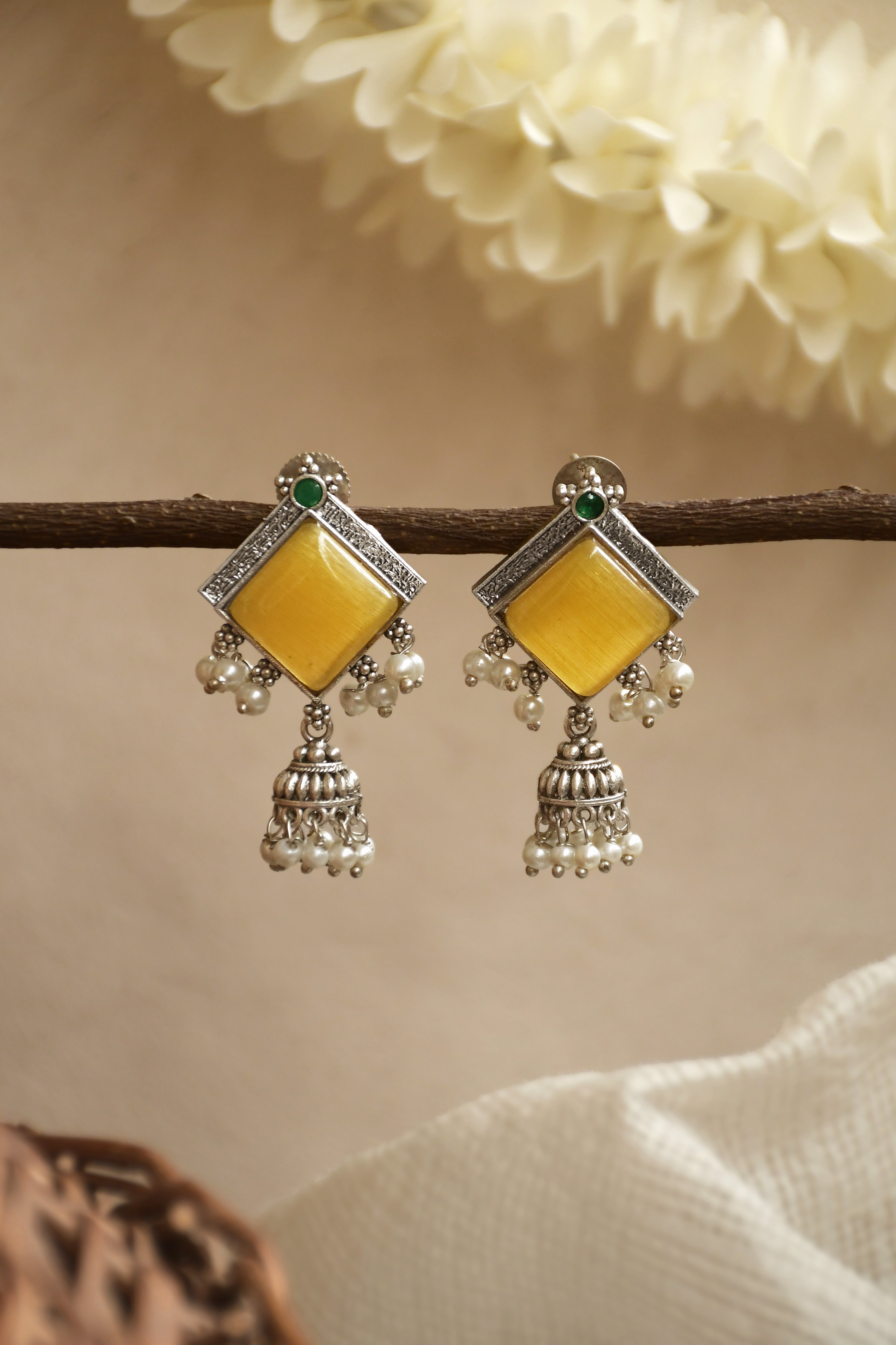 AASHAVI STONE EARRINGS