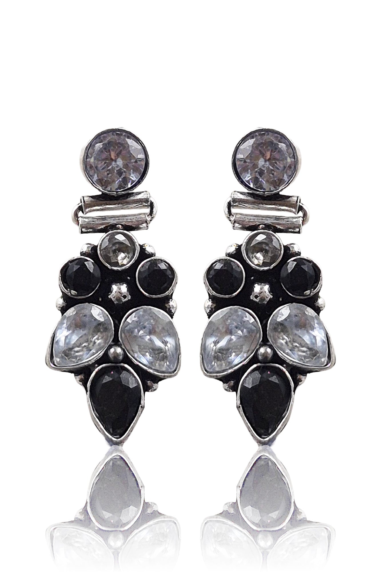 MIA STUDS EARRINGS